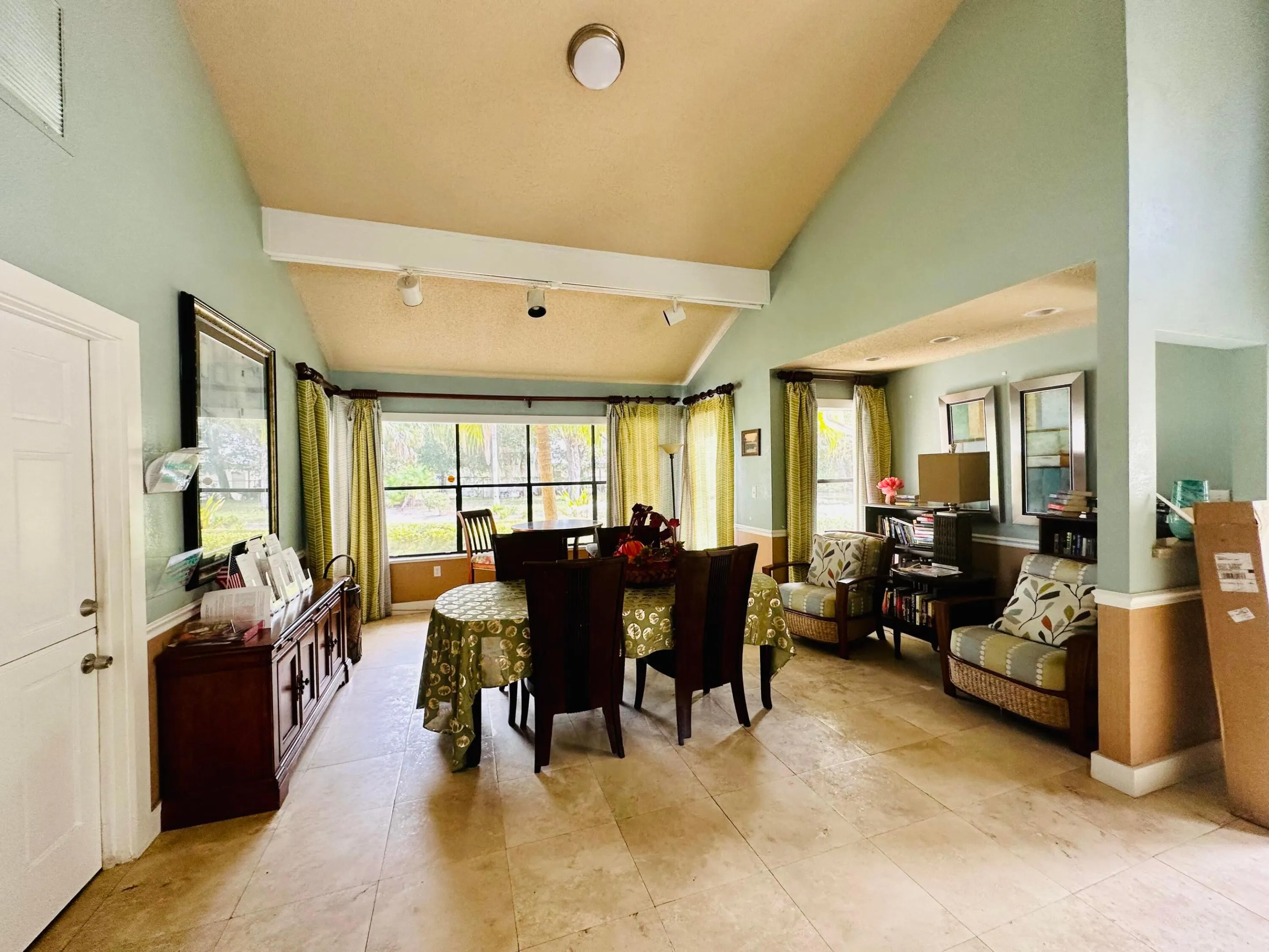225 S TROPICAL Trail #320