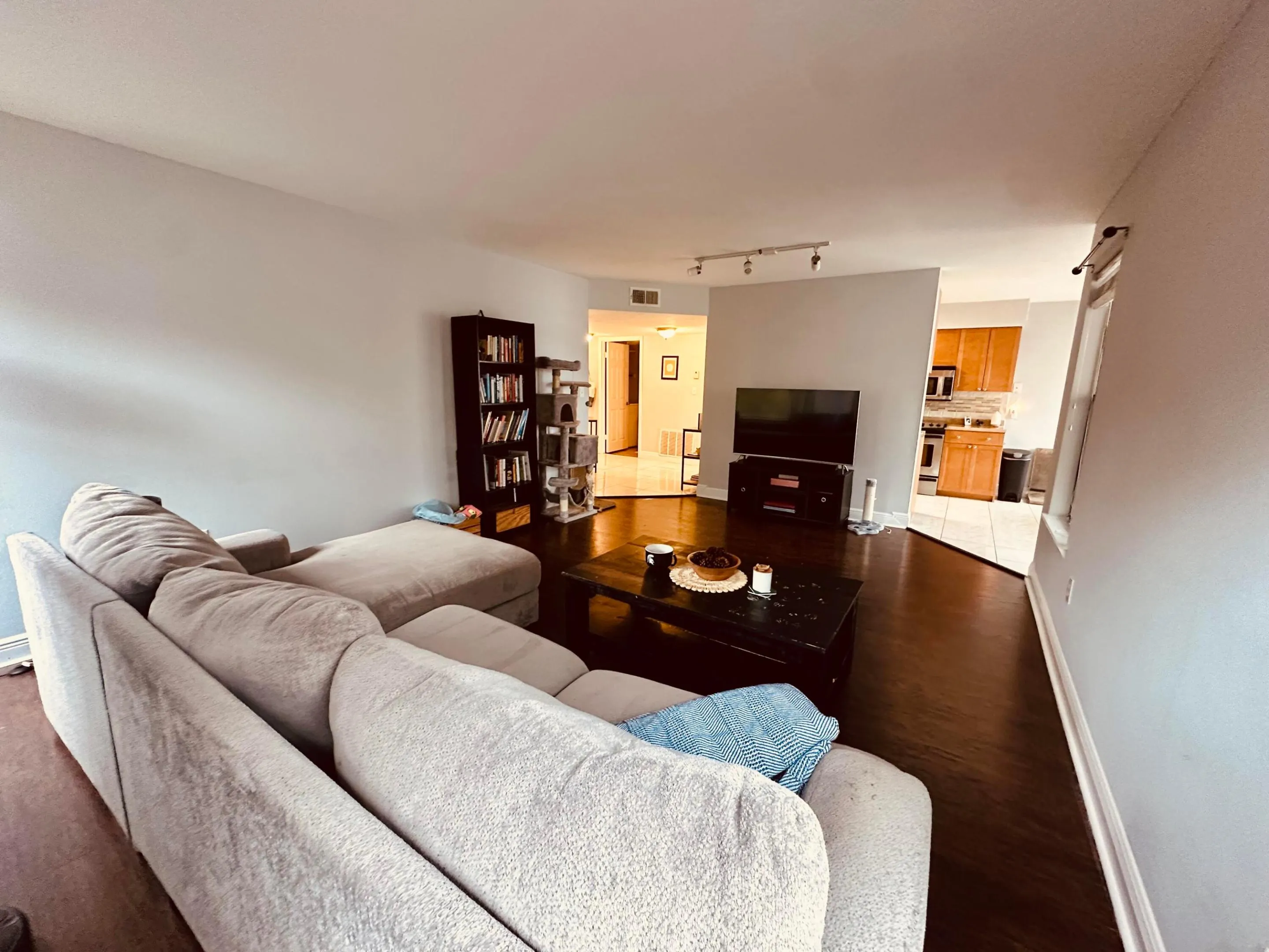 225 S TROPICAL Trail #320