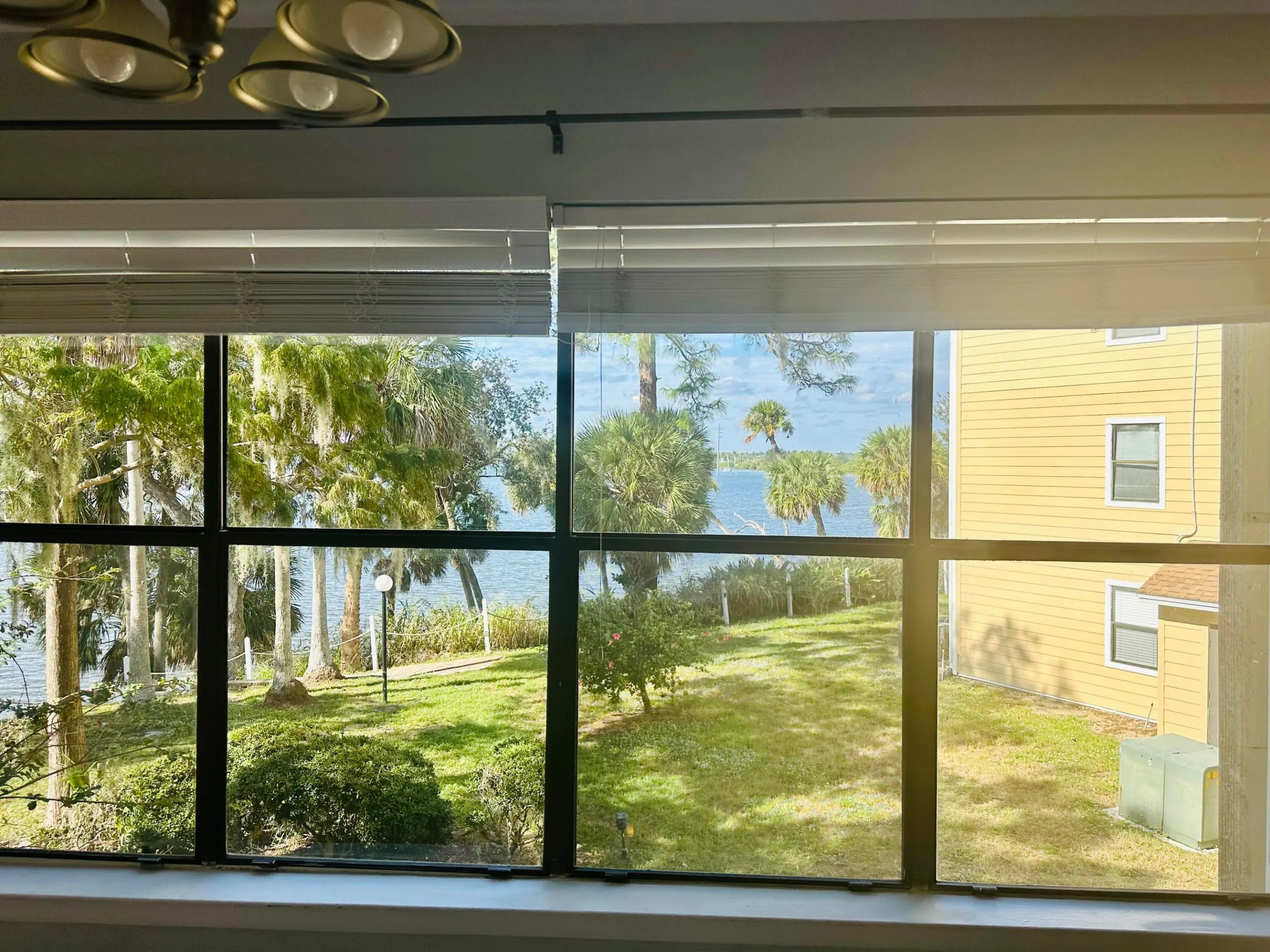 225 S TROPICAL Trail #320