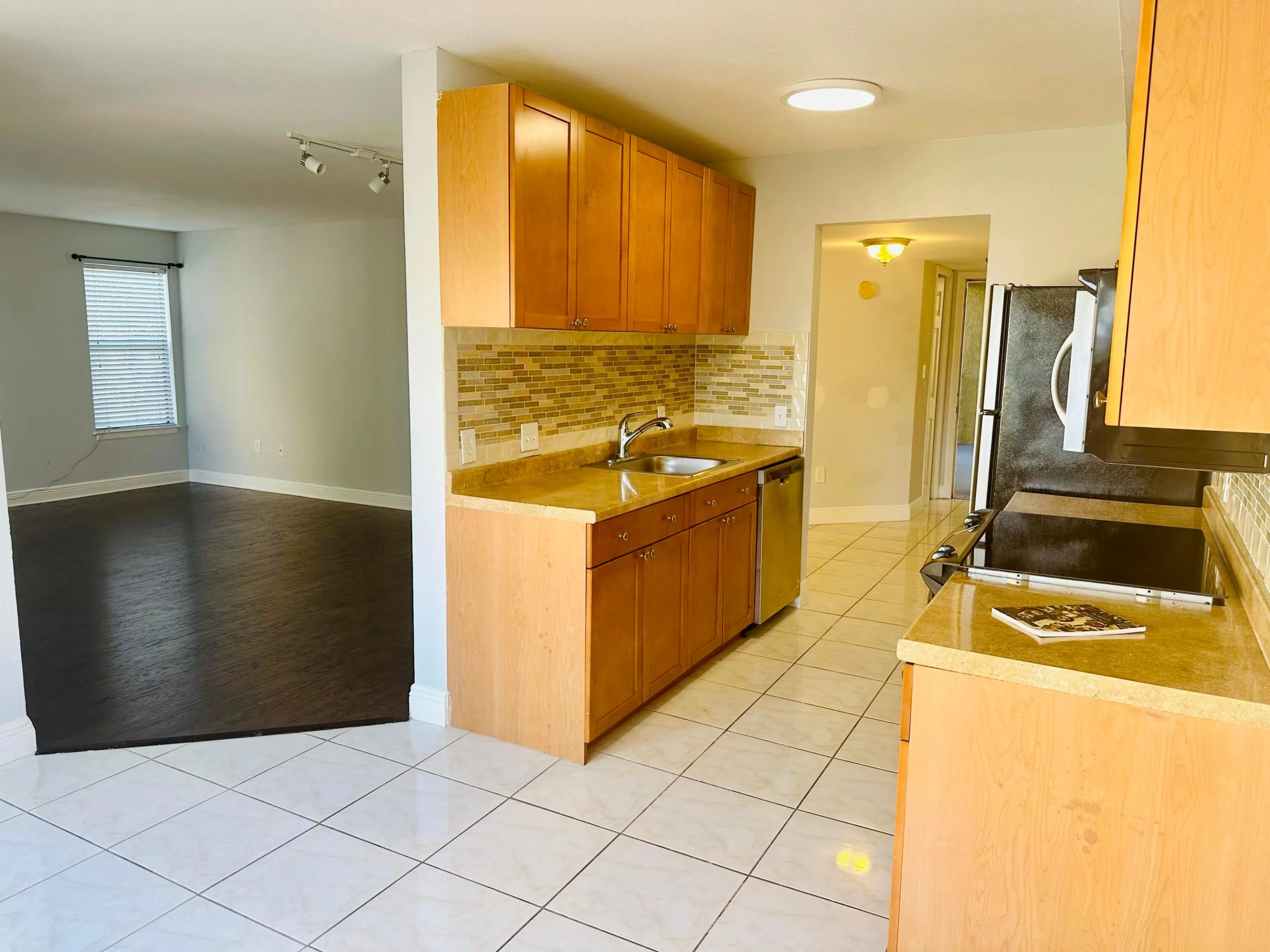 225 S TROPICAL Trail #320