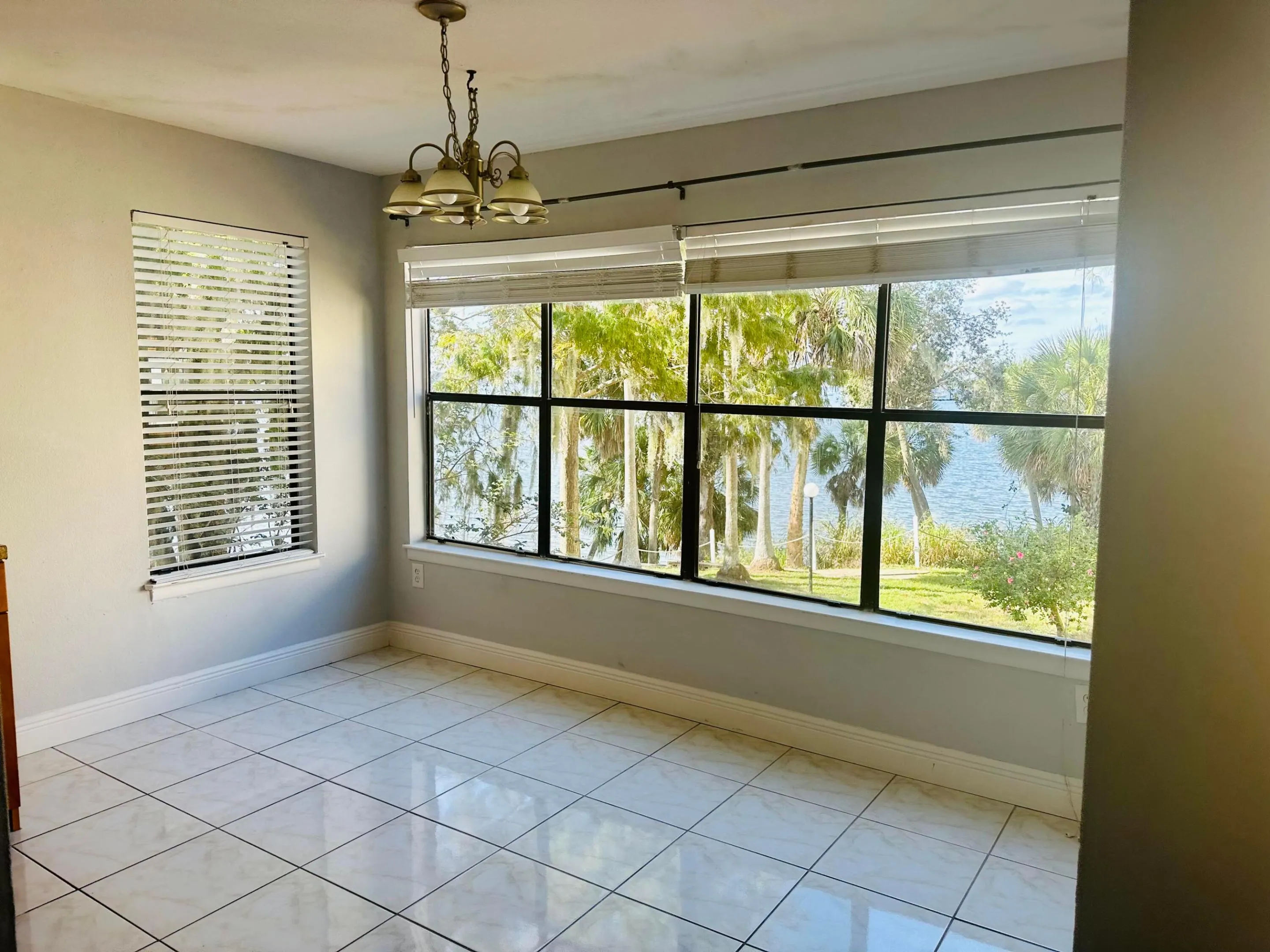 225 S TROPICAL Trail #320