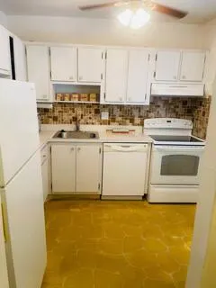 7200 NW 5TH Place #203
