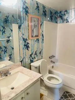 7200 NW 5TH Place #203