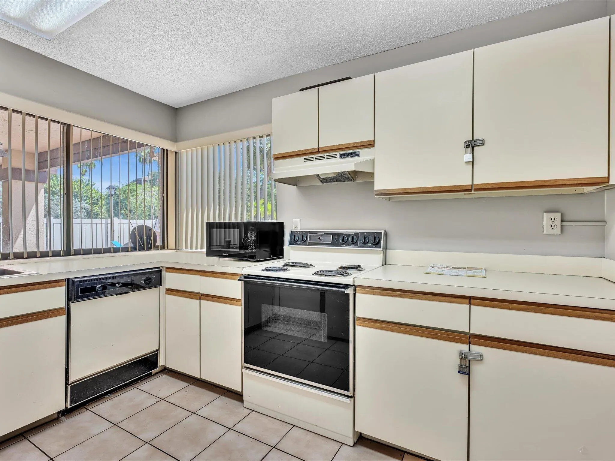 2659 Carambola Circle N #306