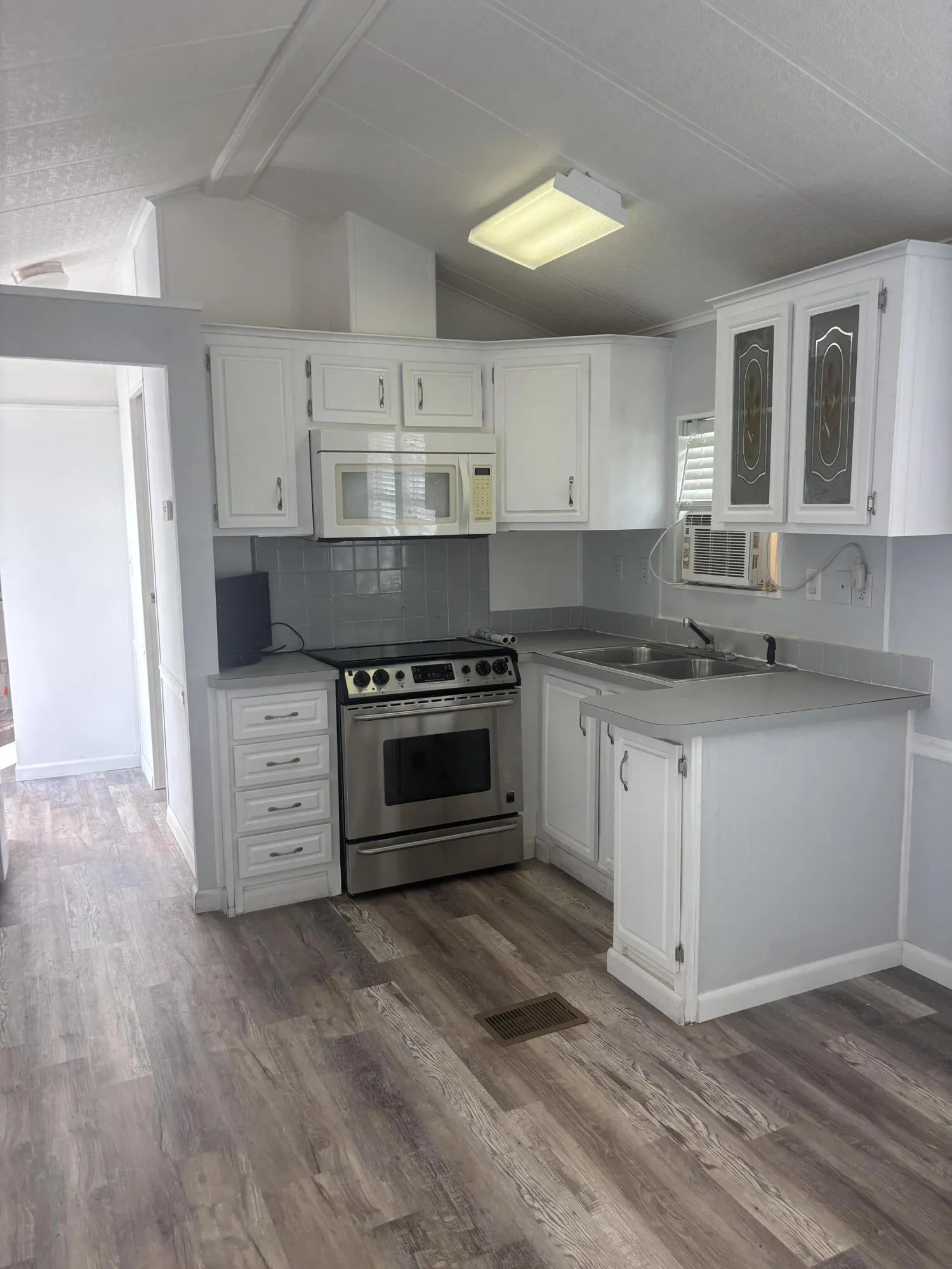 36 E 2nd Street #p4