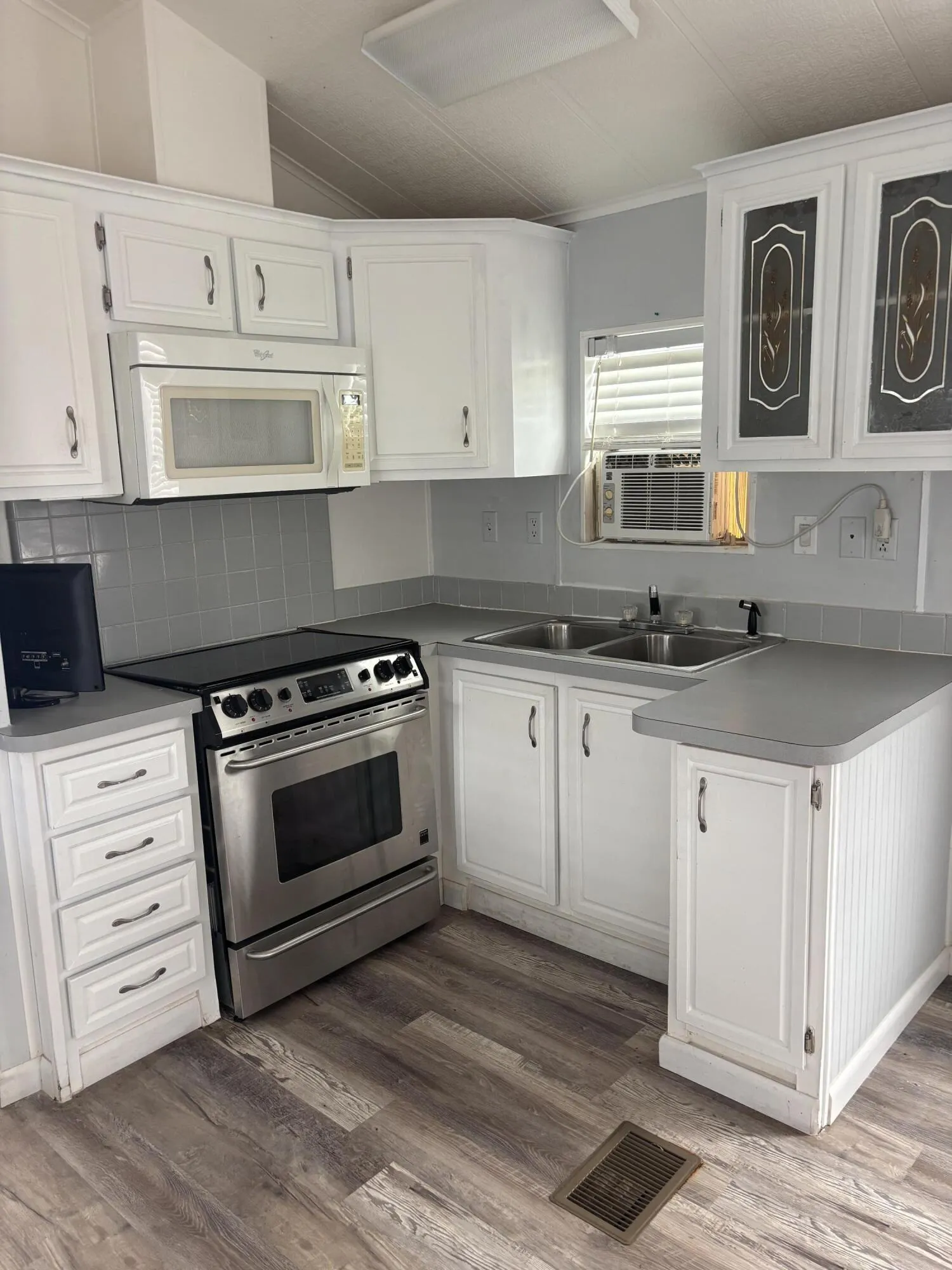 36 E 2nd Street #p4