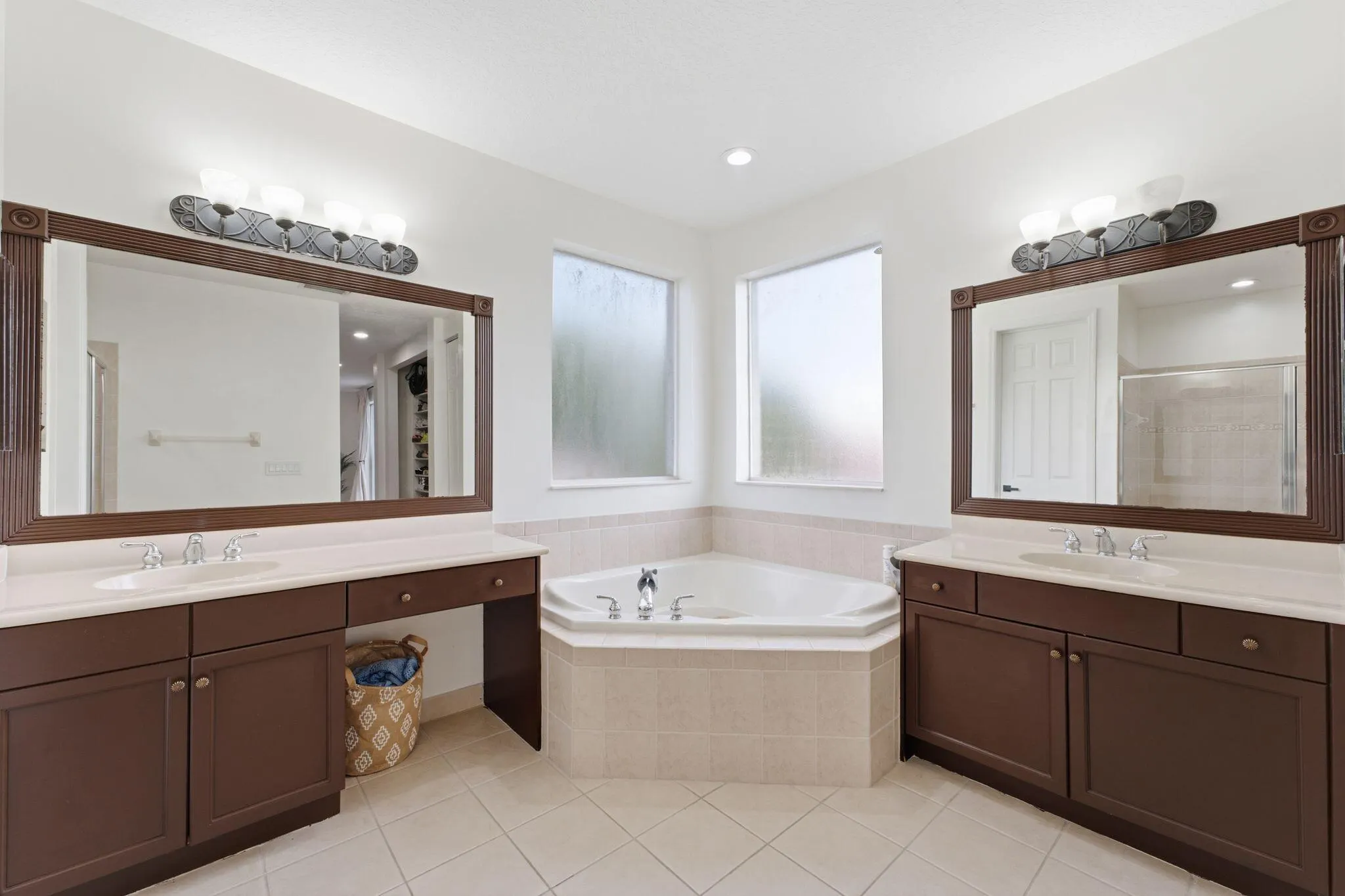 12339 NW 77TH Manor