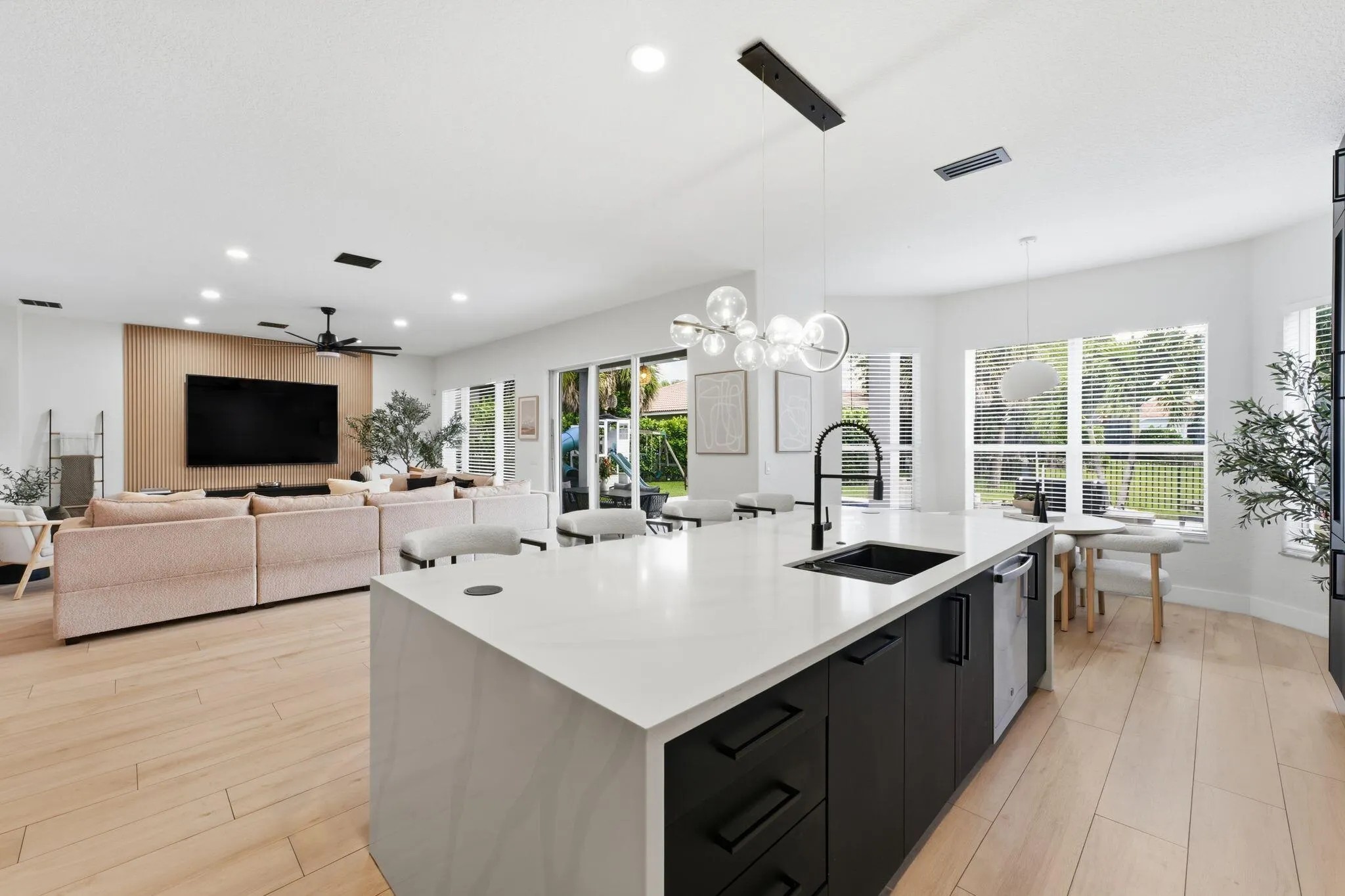 12339 NW 77TH Manor