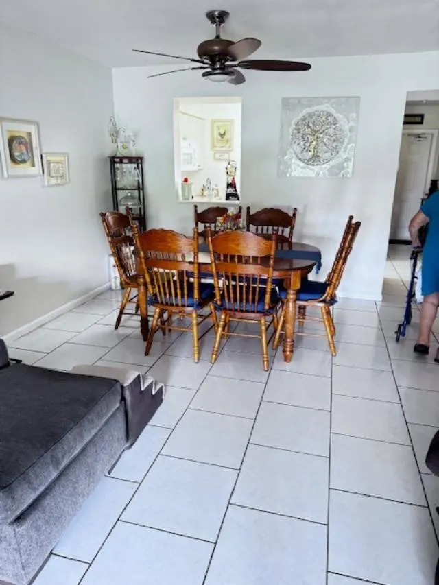 7320 LAKE CIR Drive #407