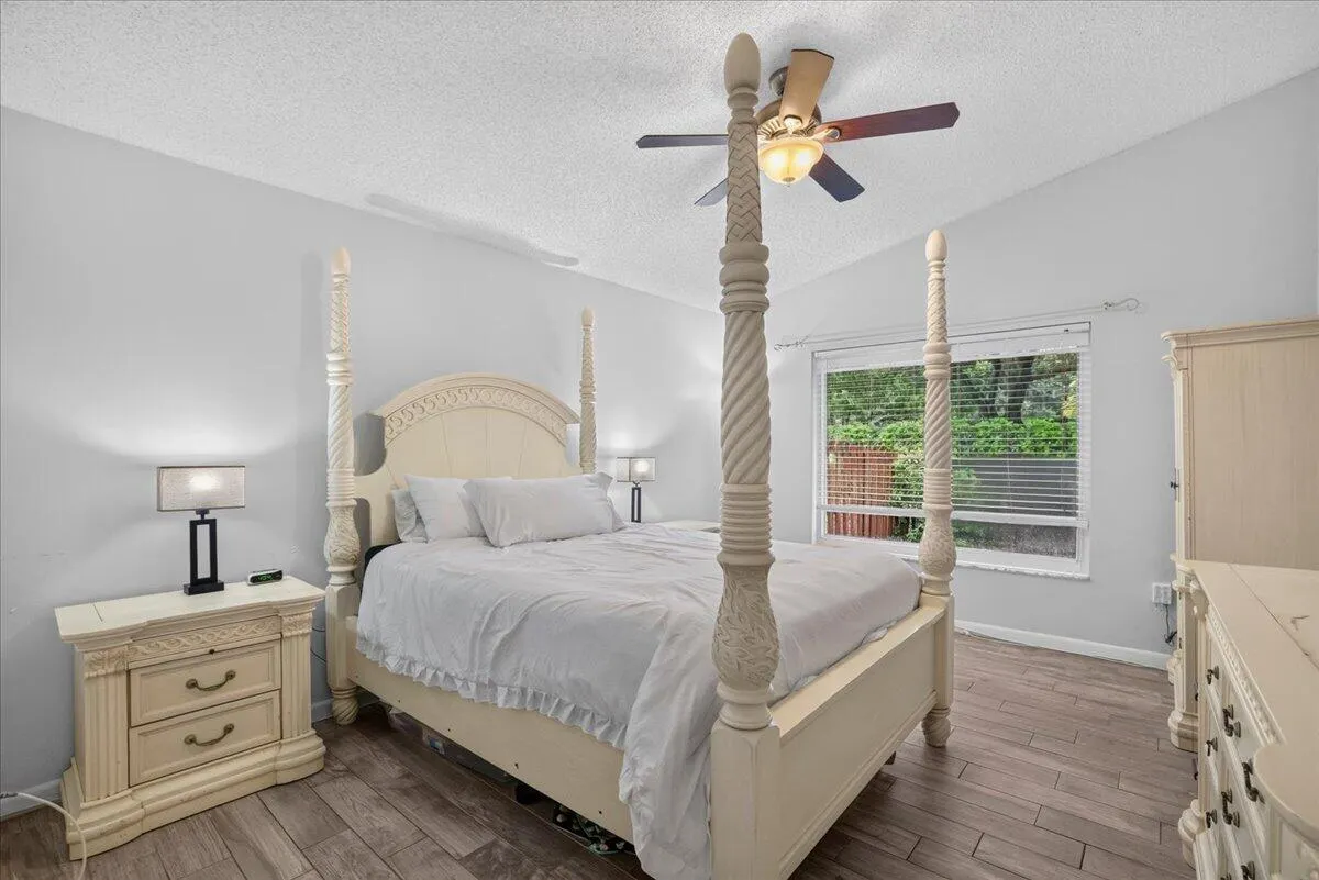 5435 NW 50th Court