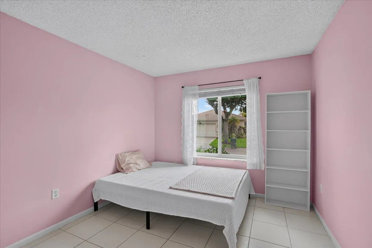 5435 NW 50th Court