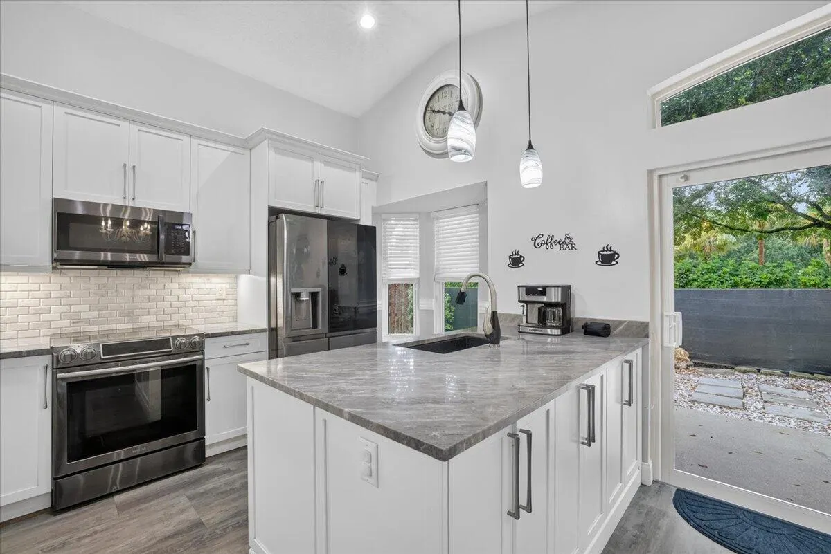 5435 NW 50th Court