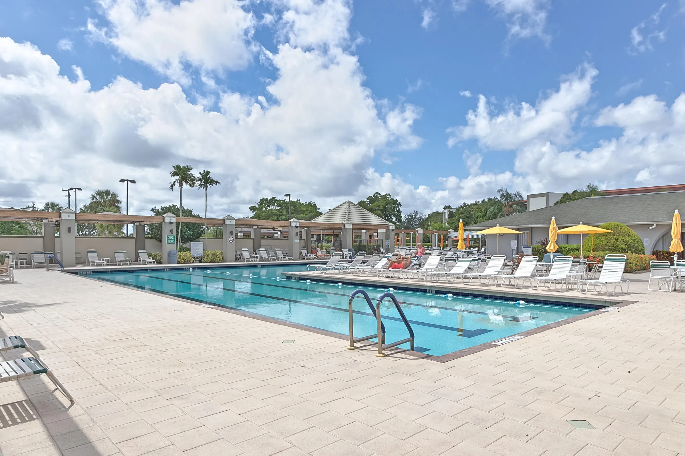 1205 Bahama Bend #F1