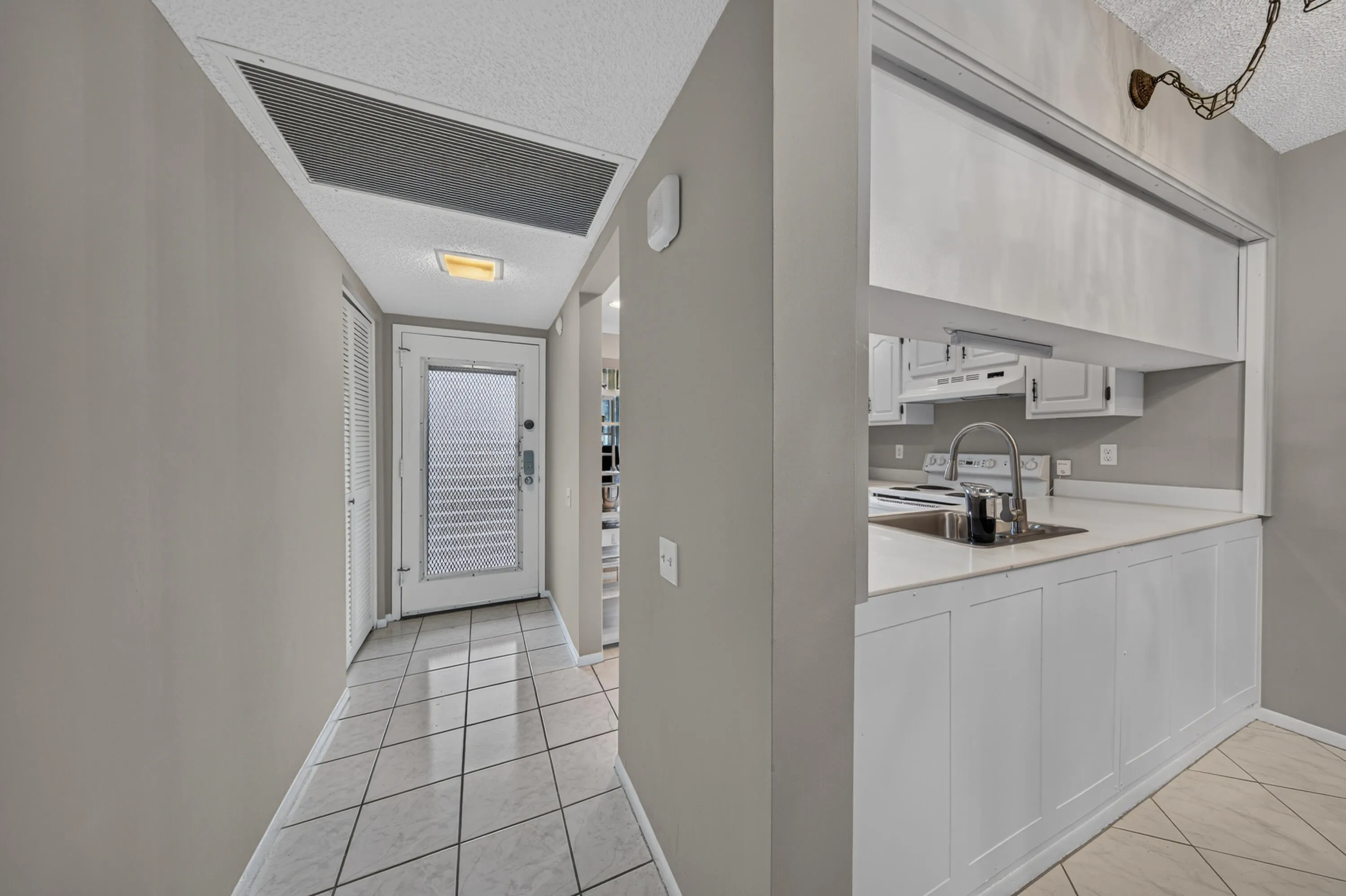 1205 Bahama Bend #F1