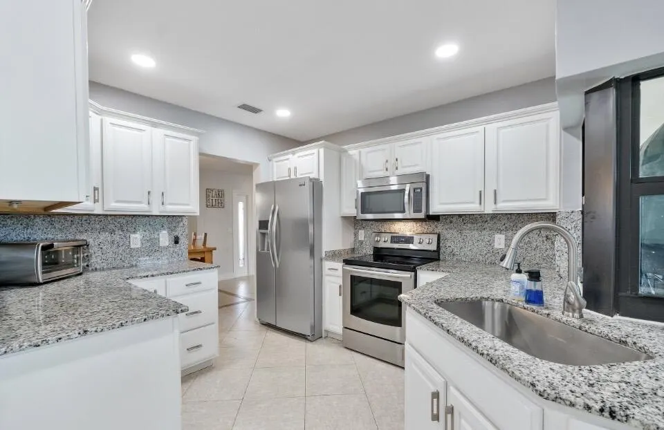 711 NW 45TH Avenue