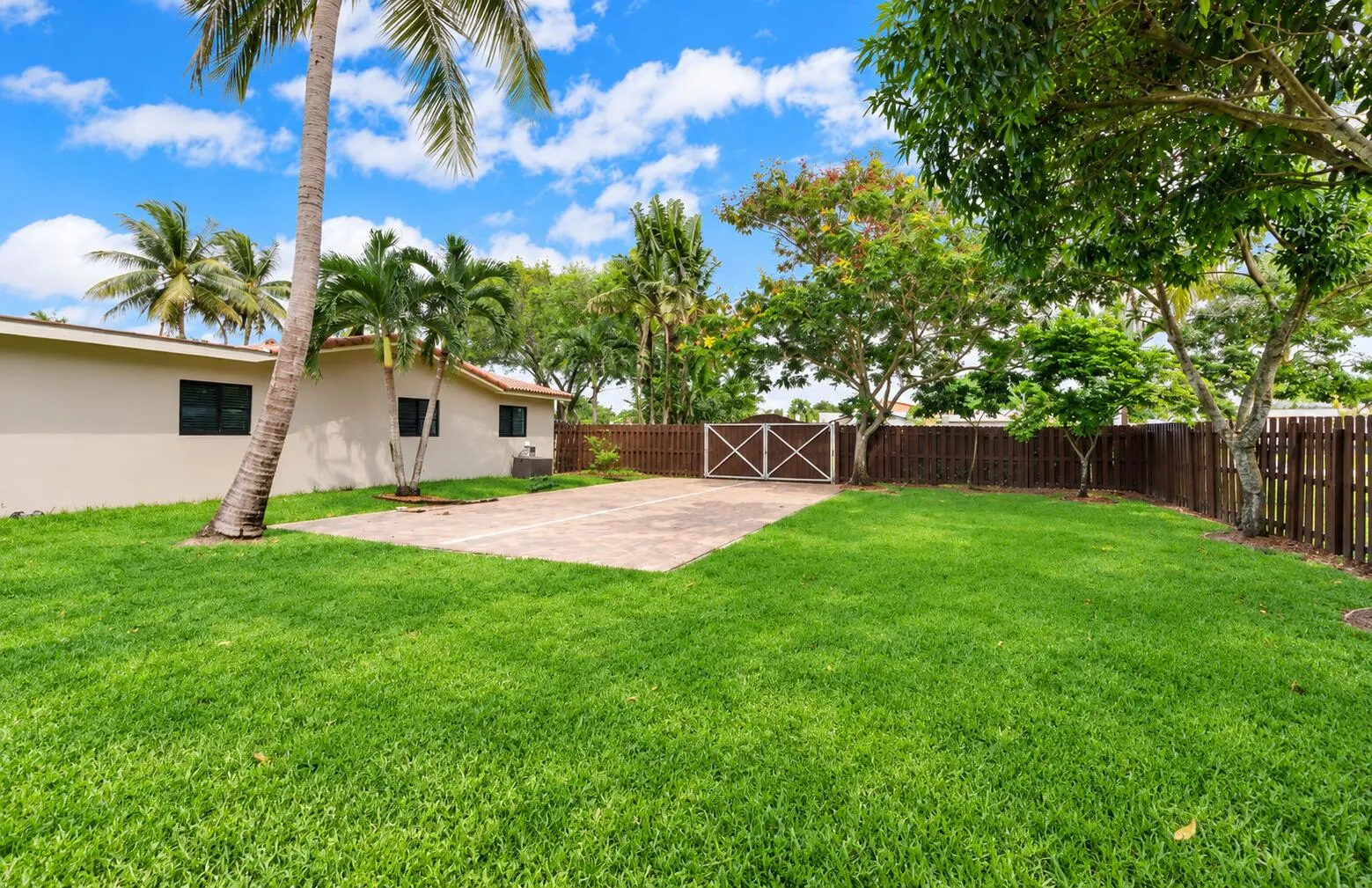 711 NW 45TH Avenue