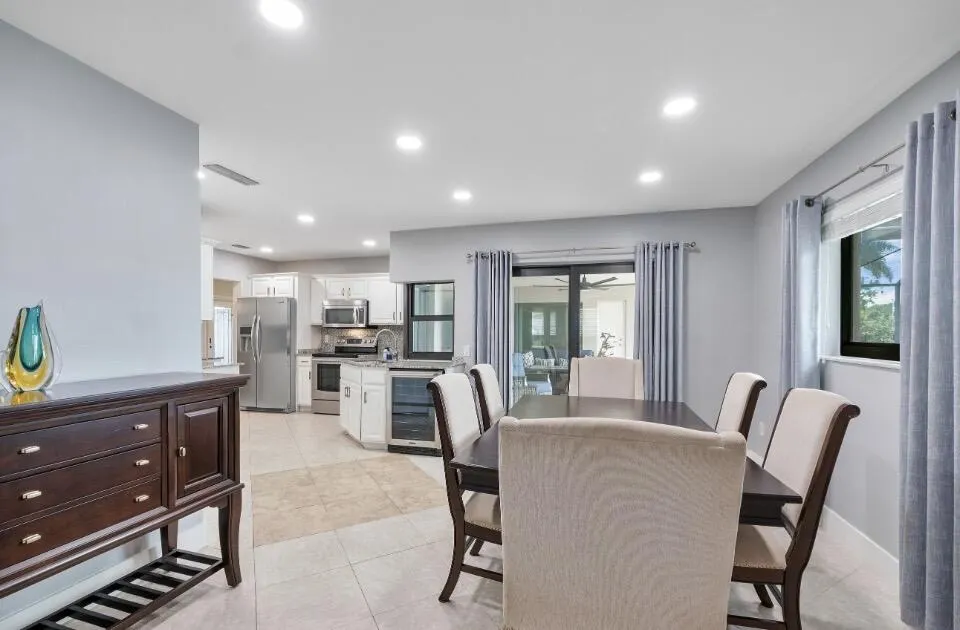 711 NW 45TH Avenue