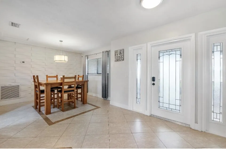 711 NW 45TH Avenue