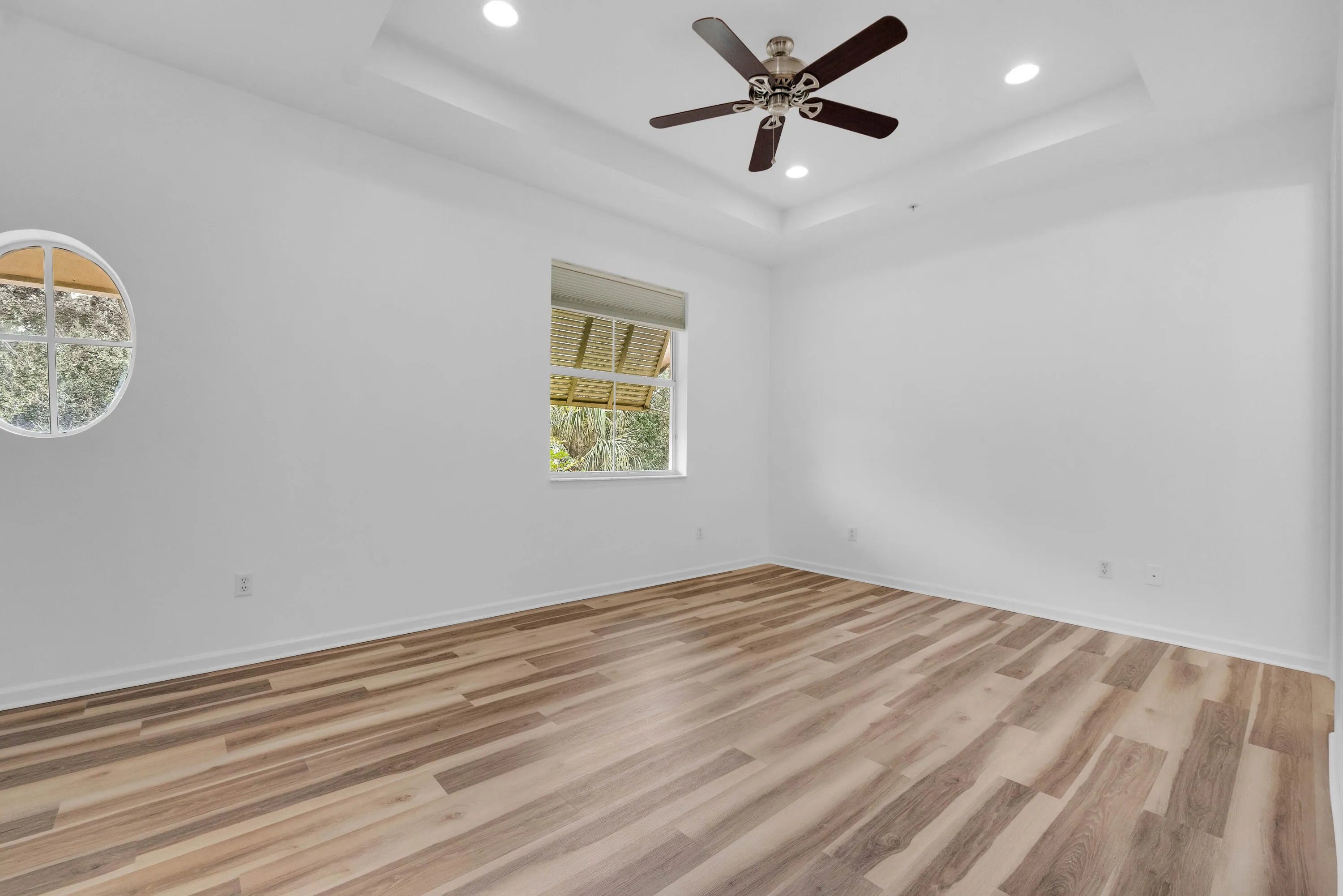 3933 MONARCH Lane