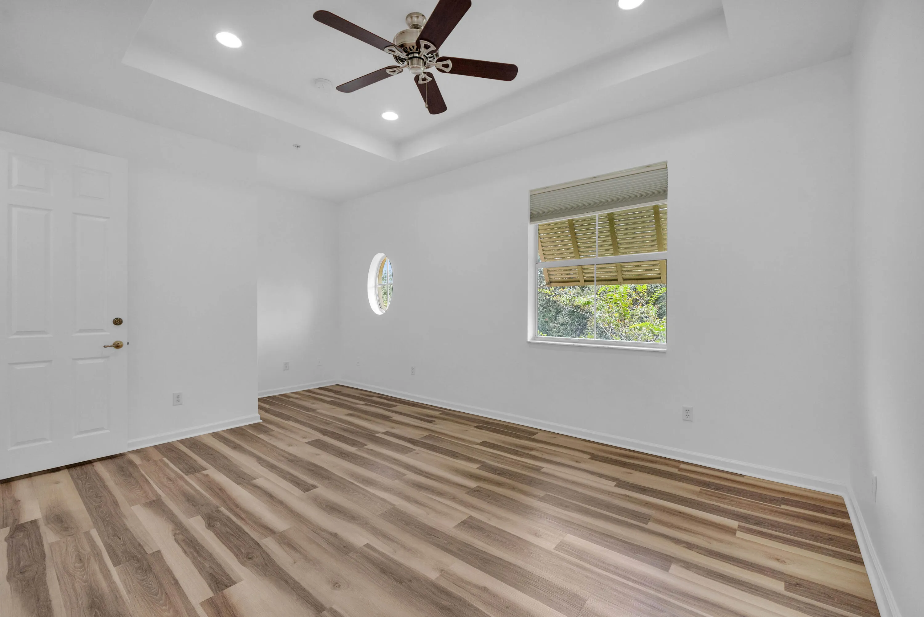 3933 MONARCH Lane