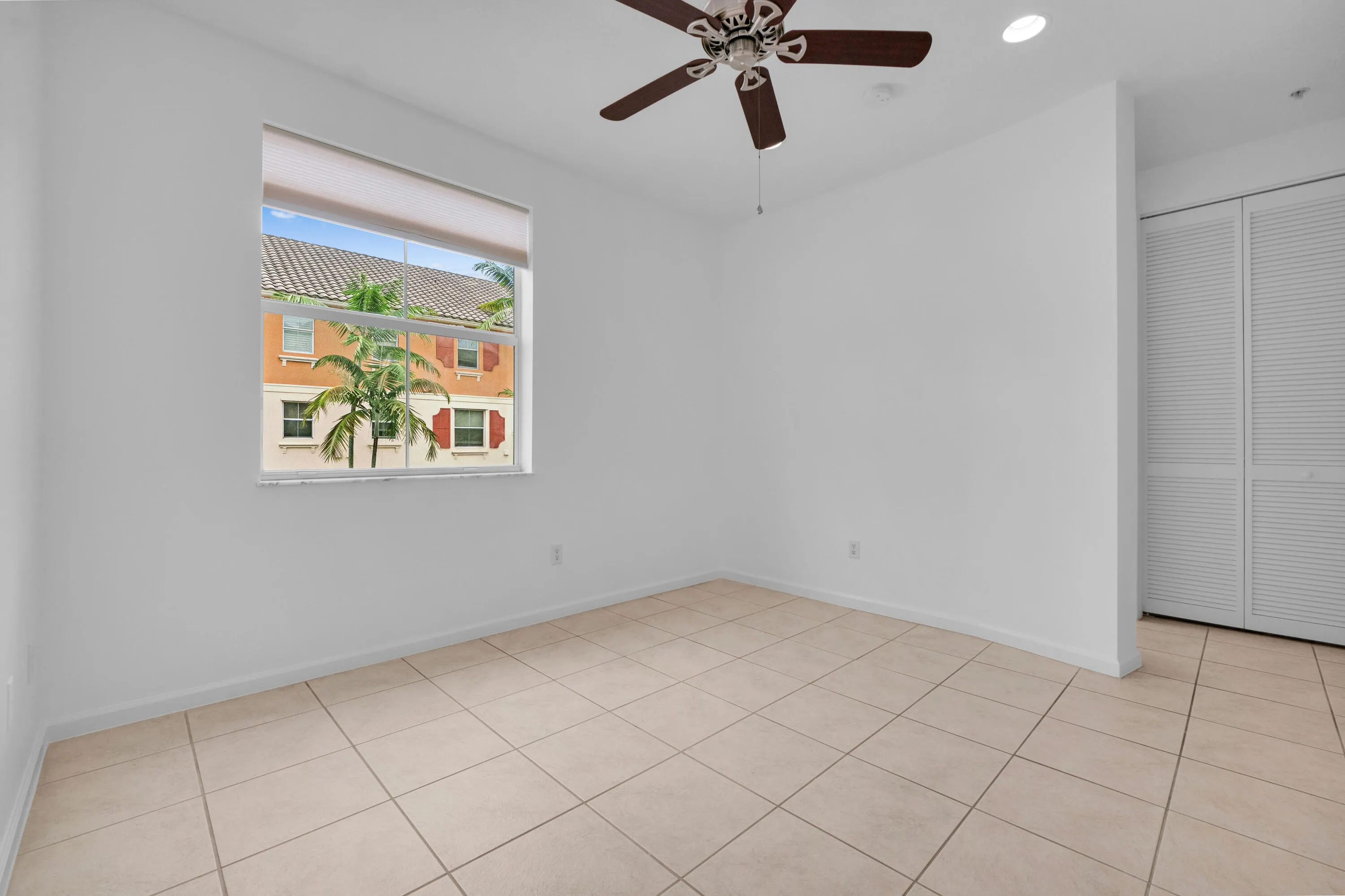3933 MONARCH Lane