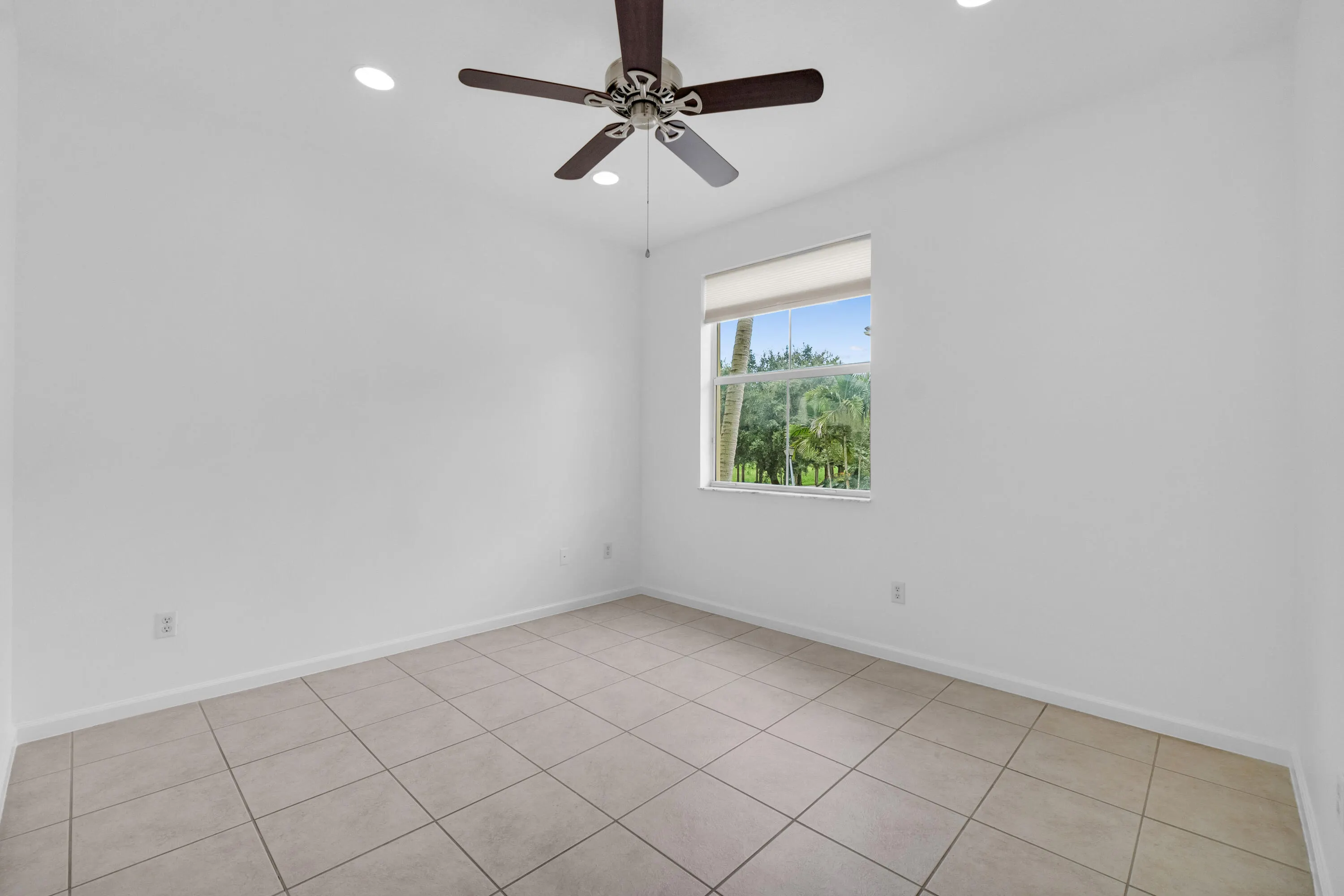 3933 MONARCH Lane