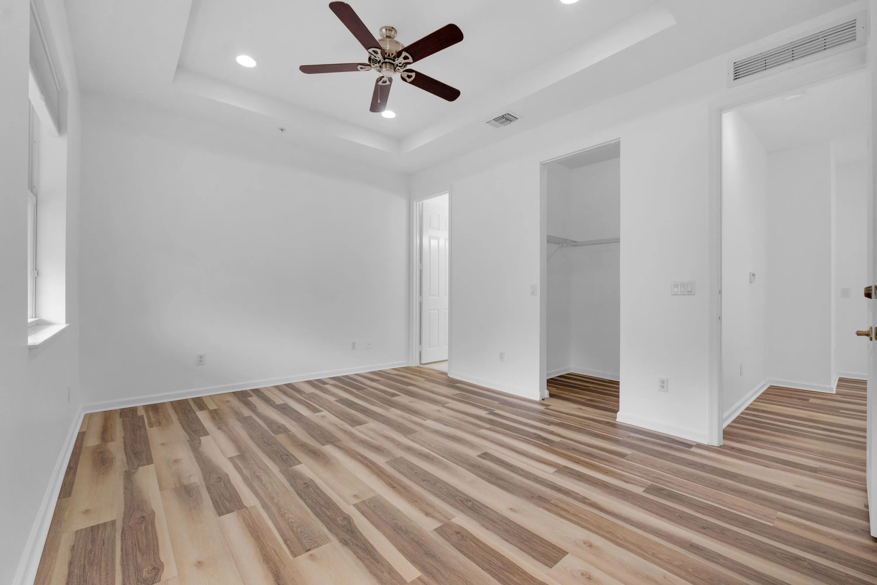 3933 MONARCH Lane