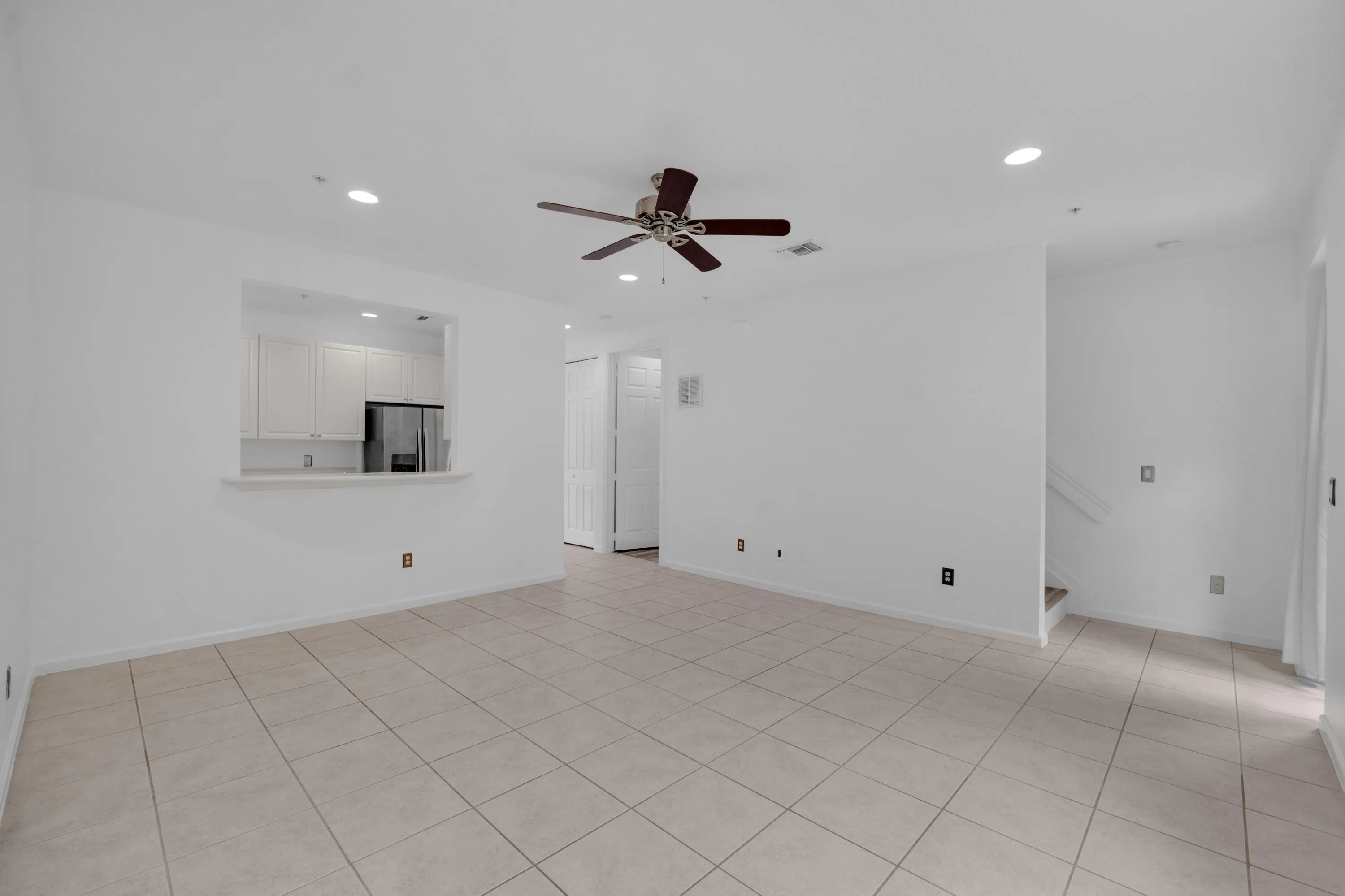 3933 MONARCH Lane