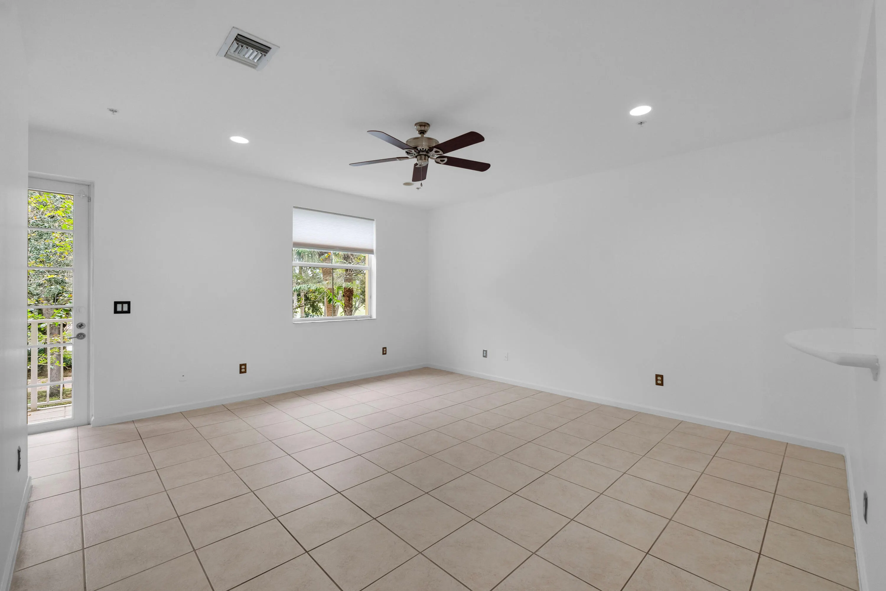 3933 MONARCH Lane