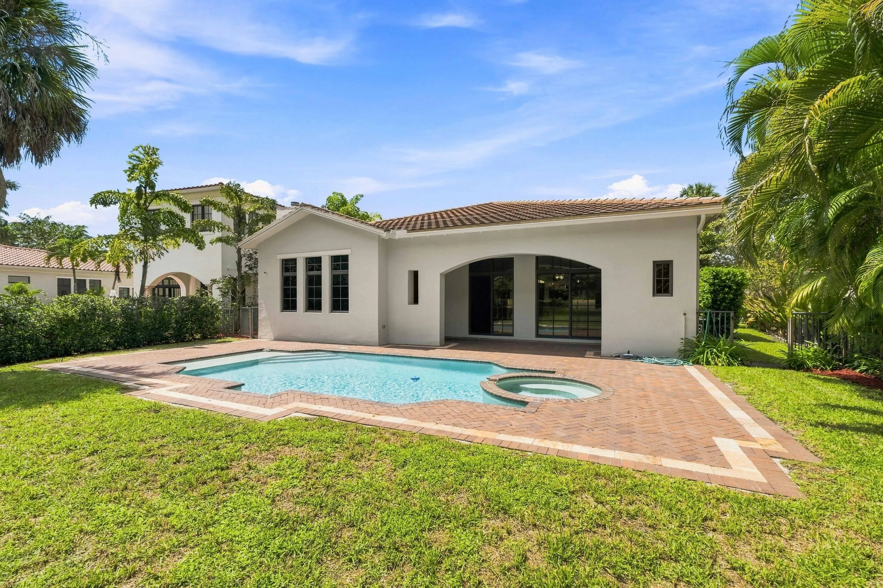 8166 Emerald Avenue