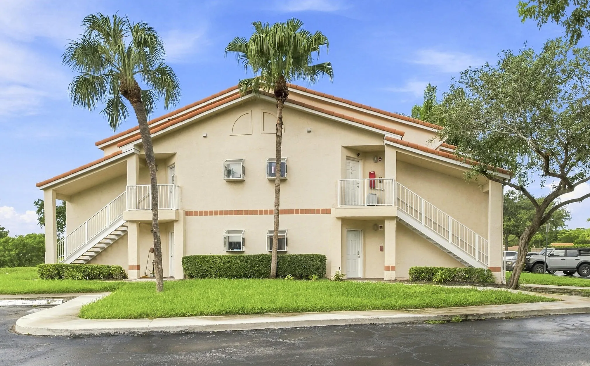 3350 PINEWALK Drive N #1411
