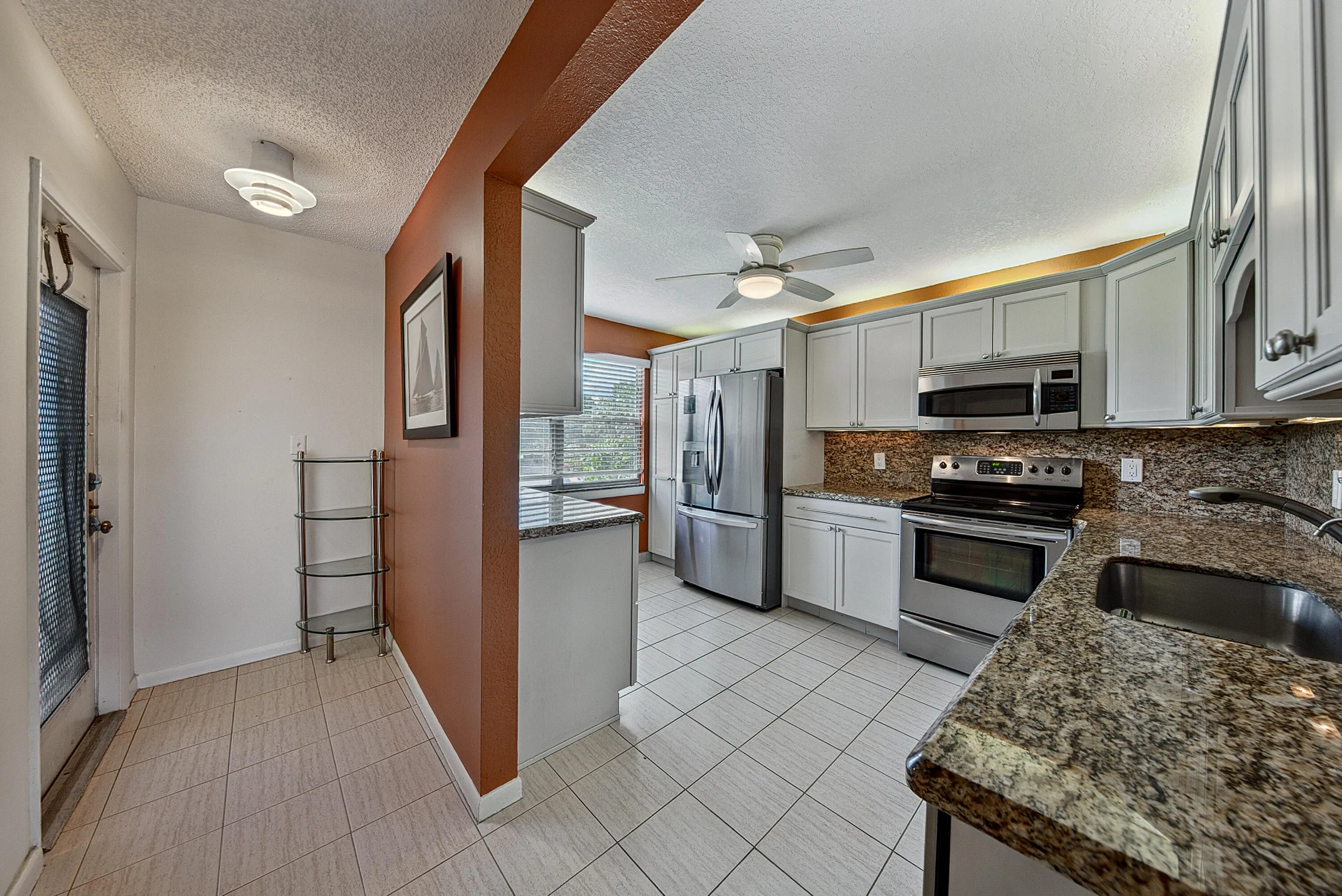 2904 VICTORIA Place #A2