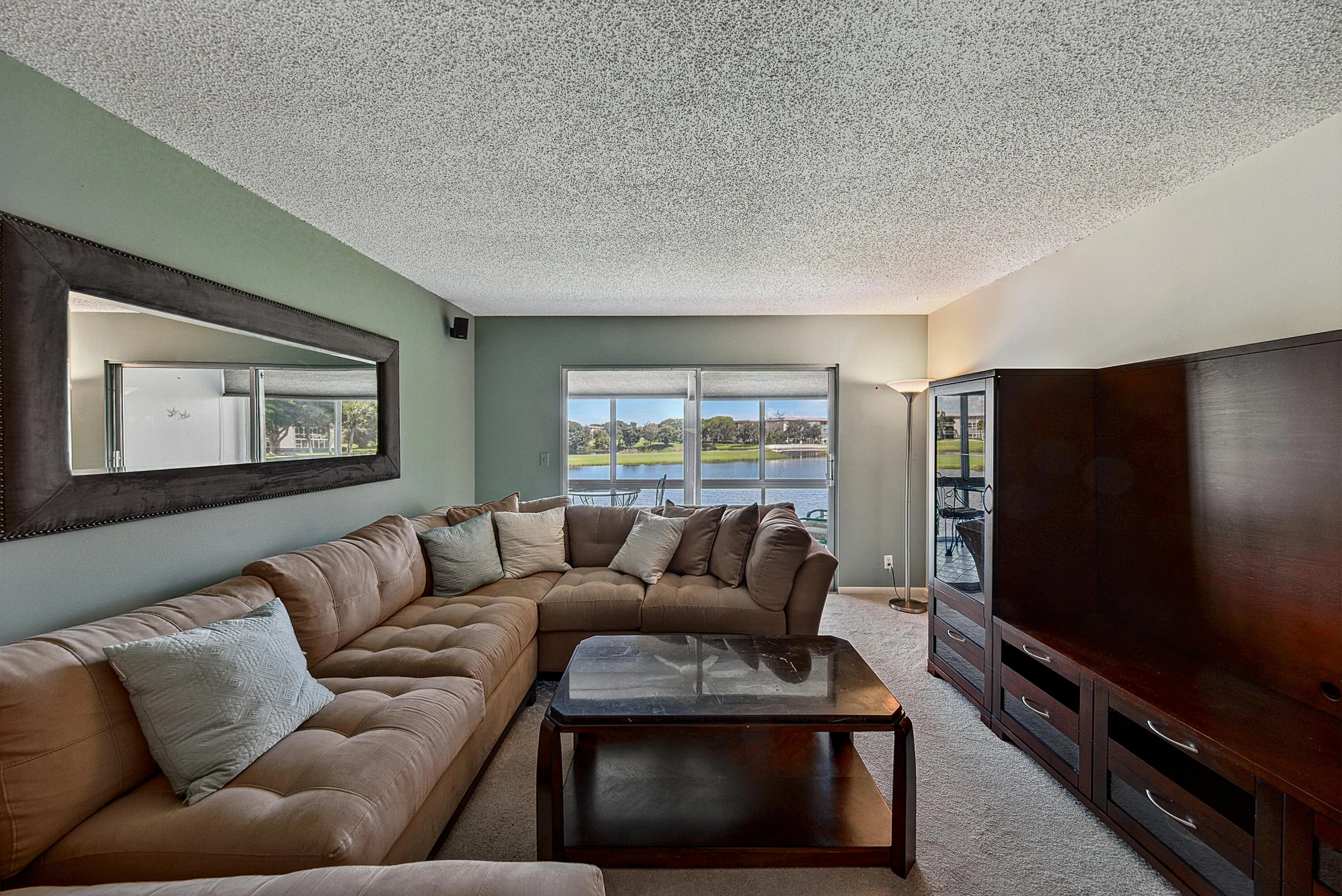 2904 VICTORIA Place #A2