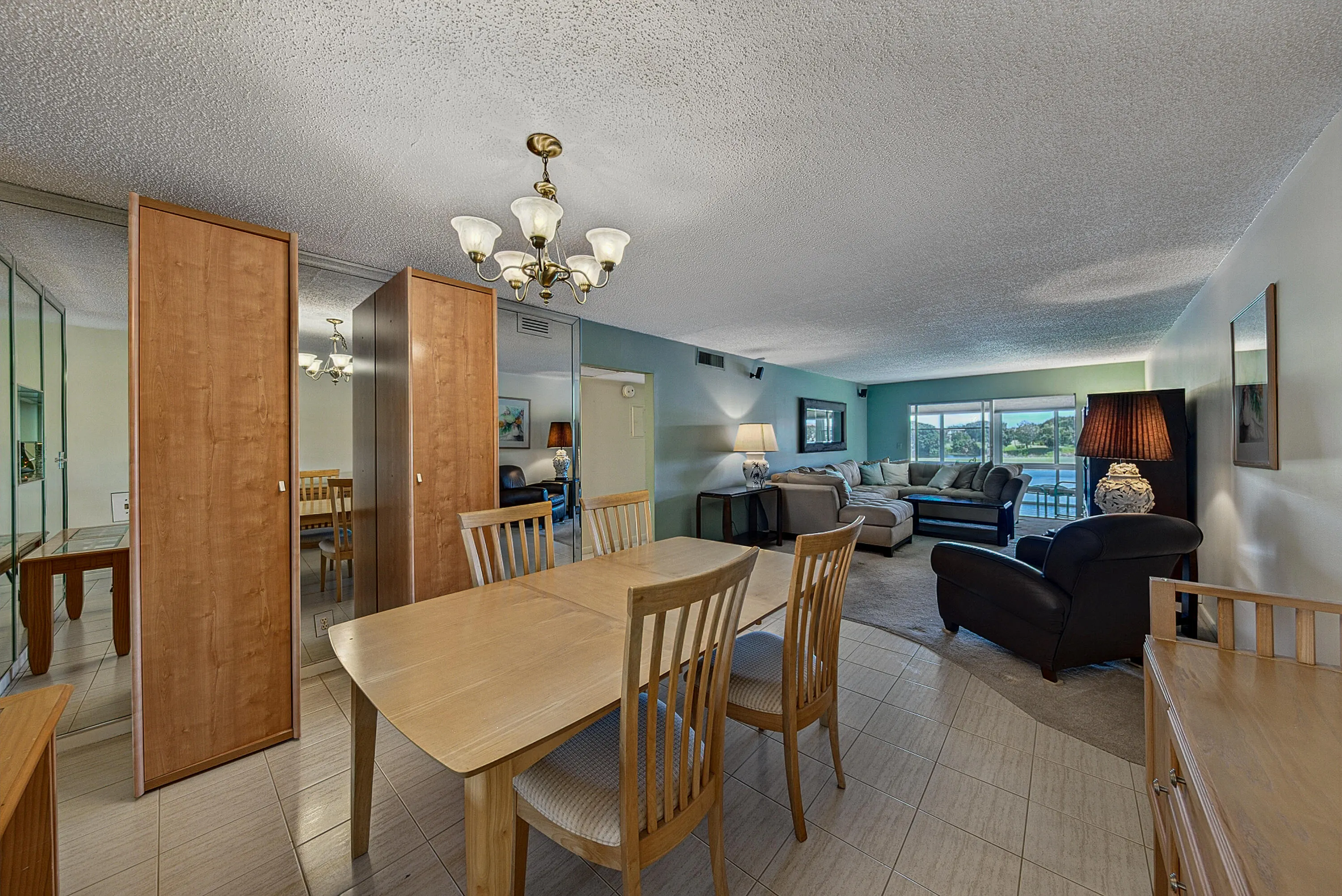 2904 VICTORIA Place #A2