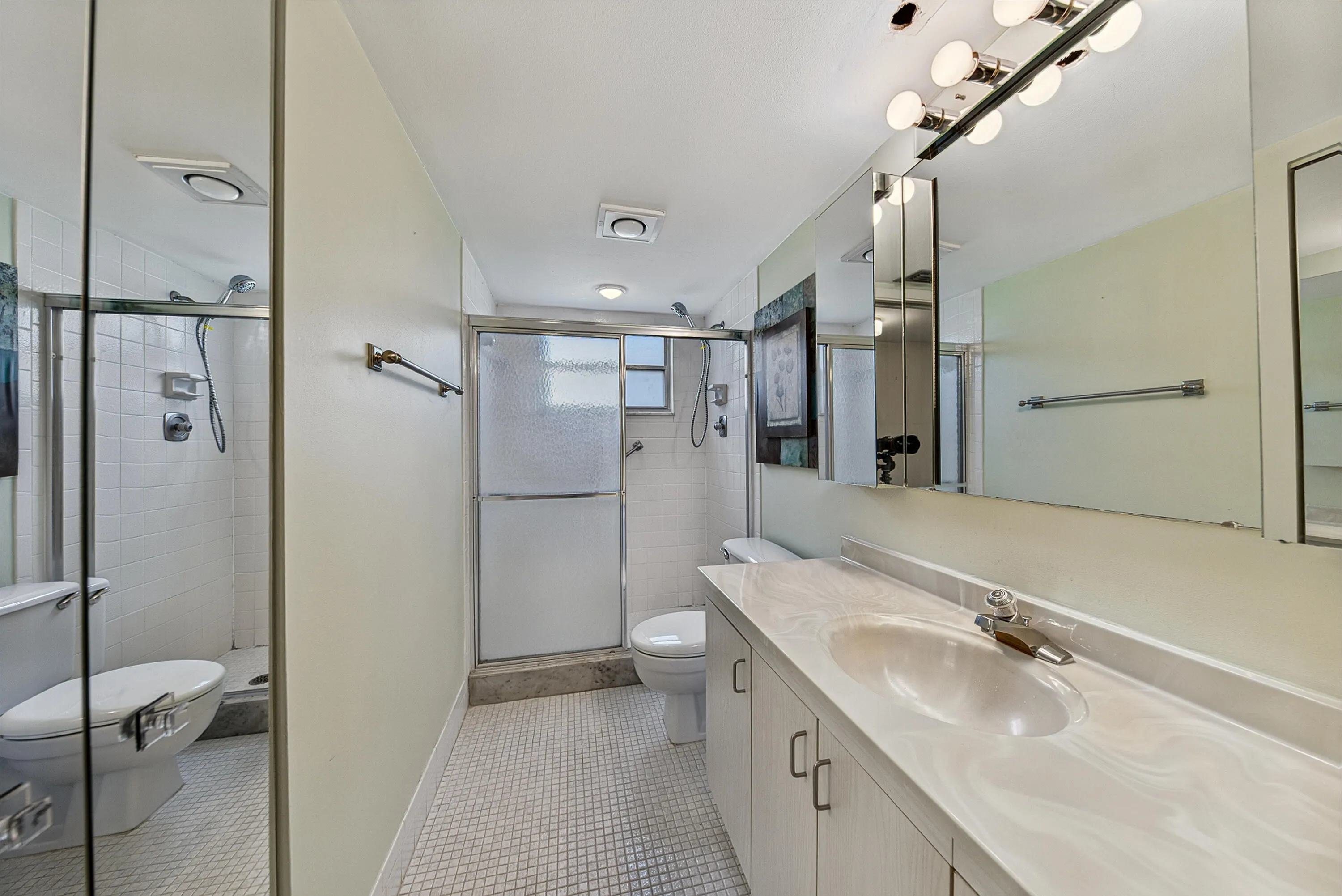 2904 VICTORIA Place #A2