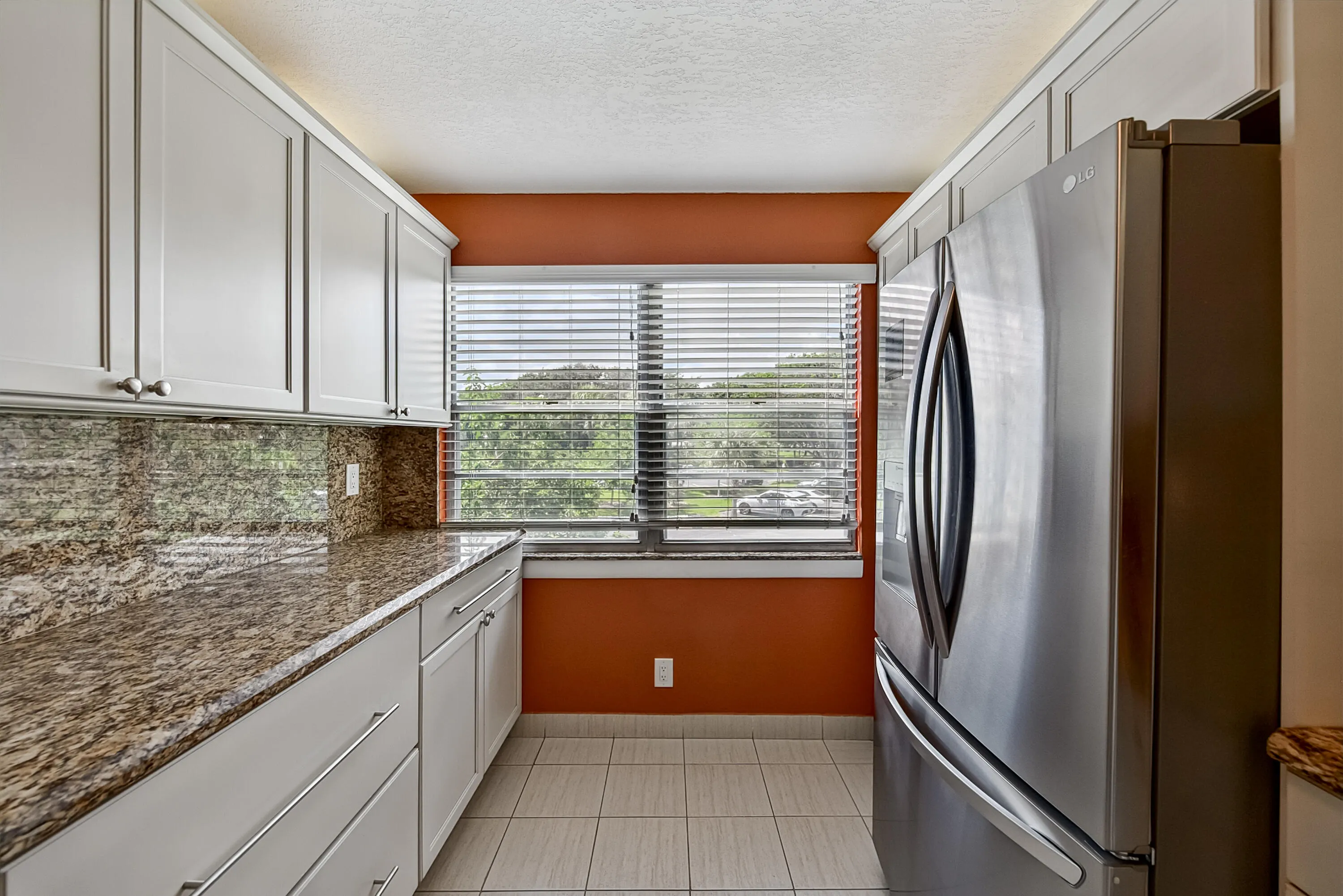 2904 VICTORIA Place #A2