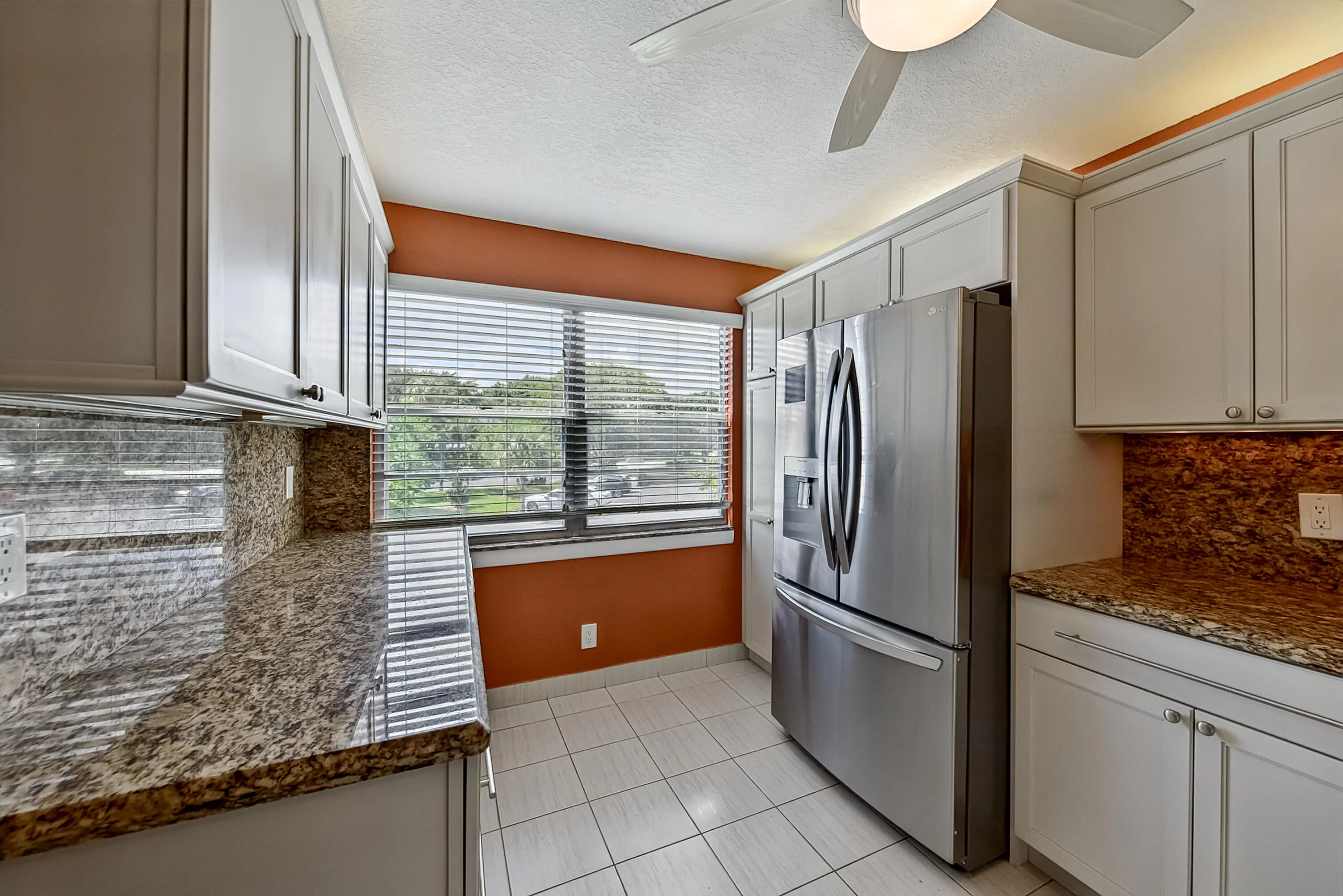 2904 VICTORIA Place #A2