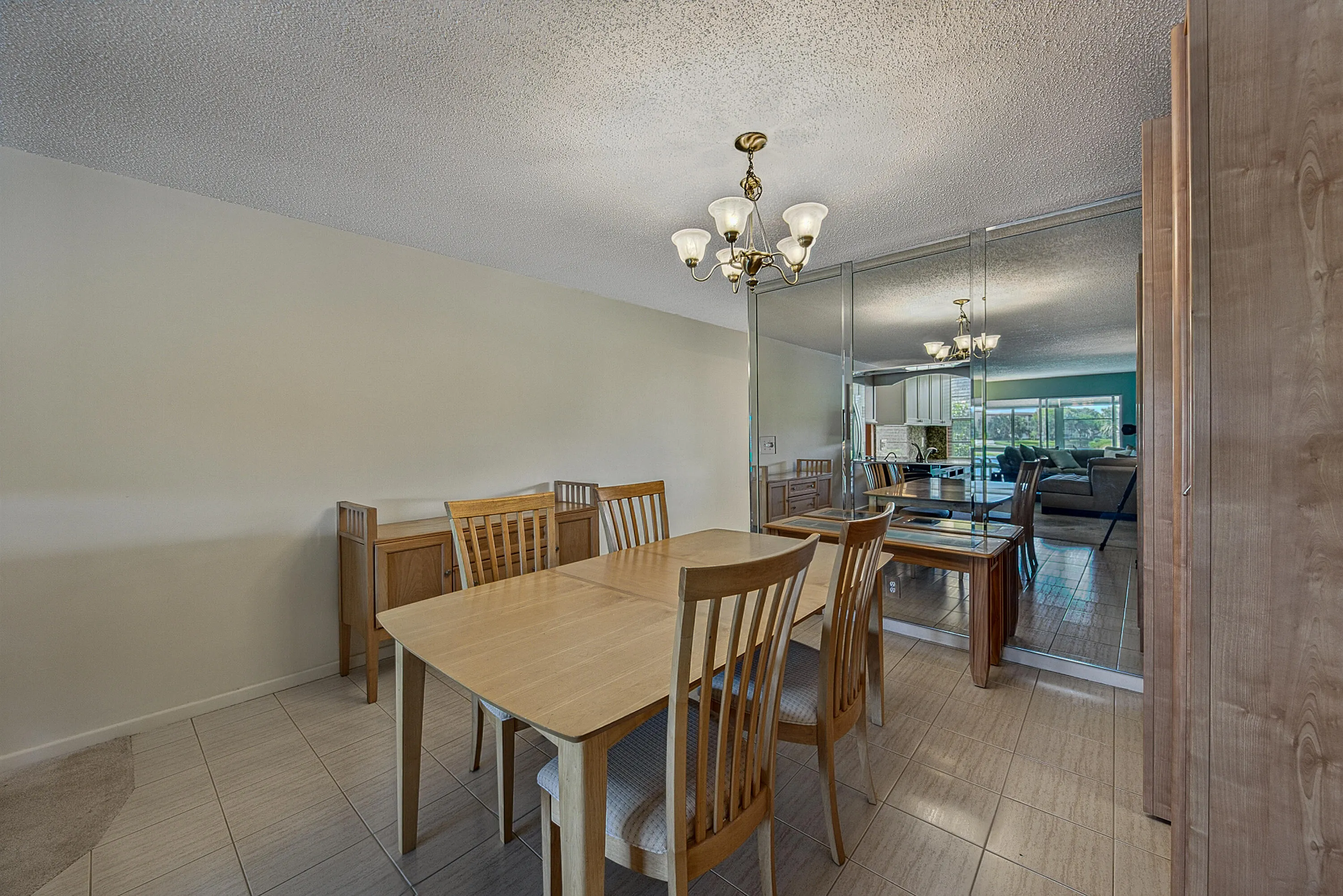 2904 VICTORIA Place #A2