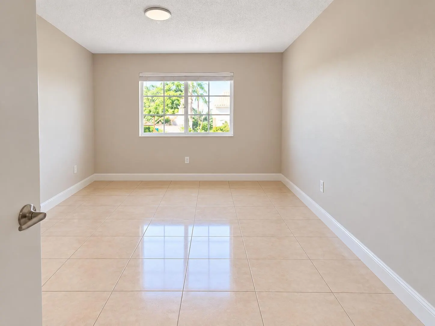 4828 N State Road 7 #8305