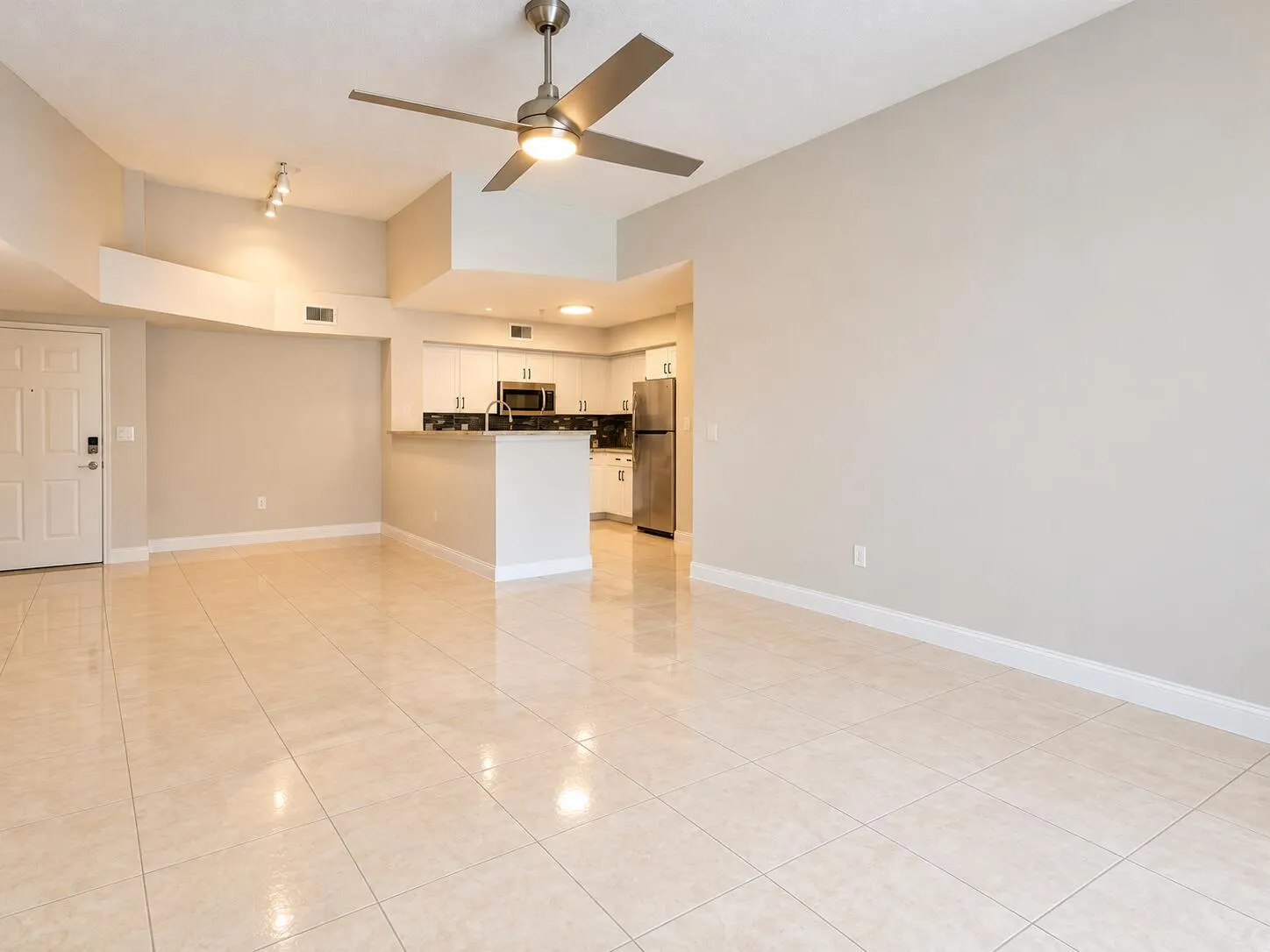 4828 N State Road 7 #8305