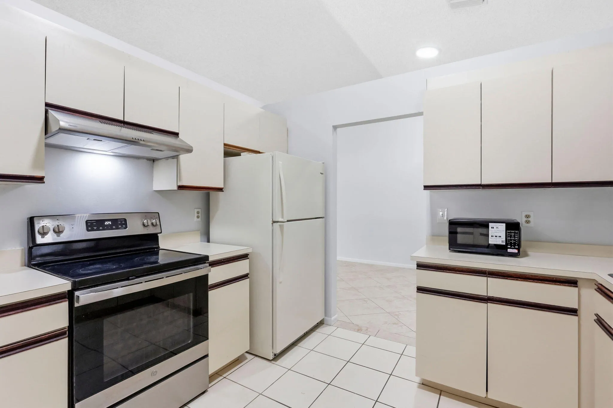 2171 NW 76th Avenue