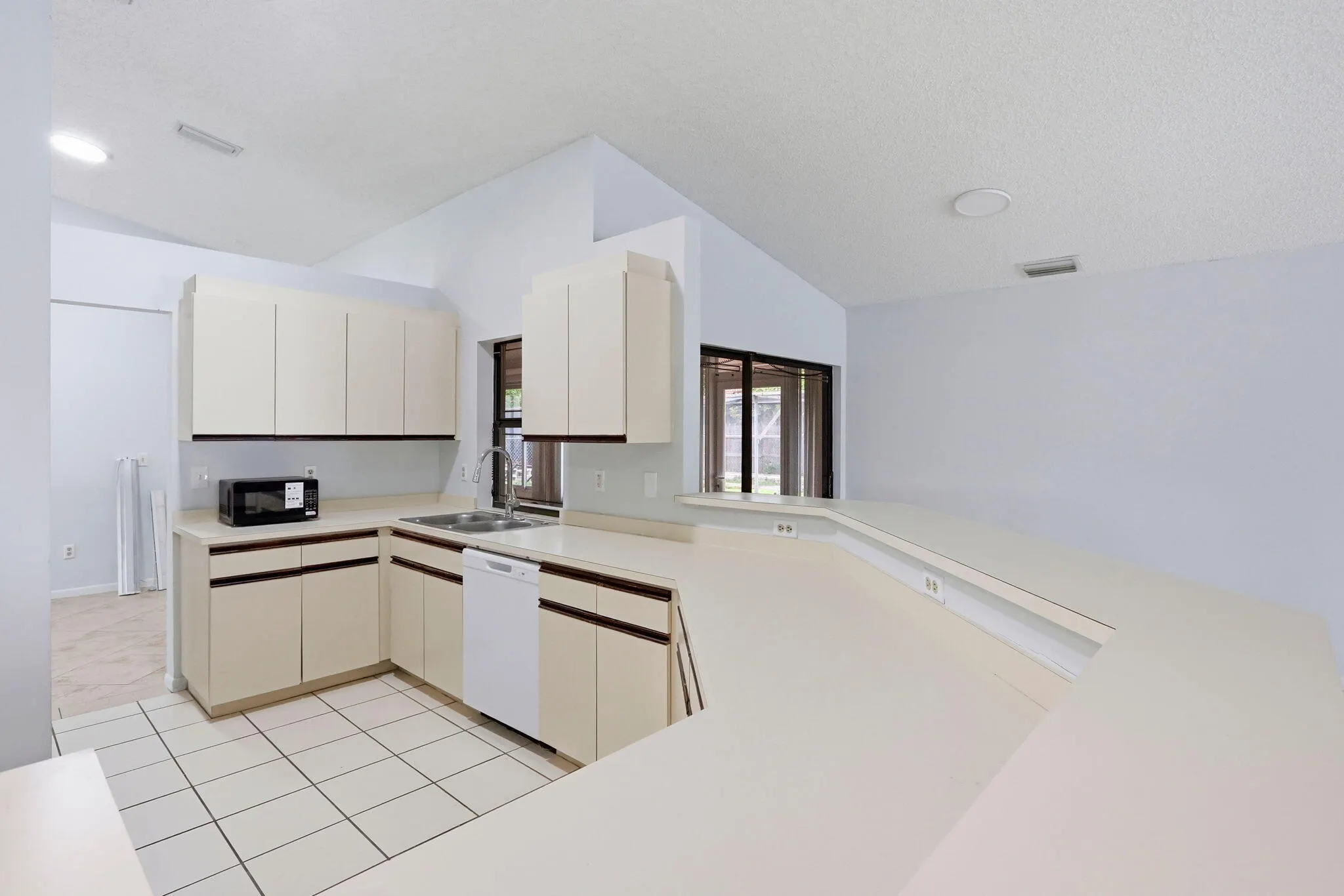 2171 NW 76th Avenue