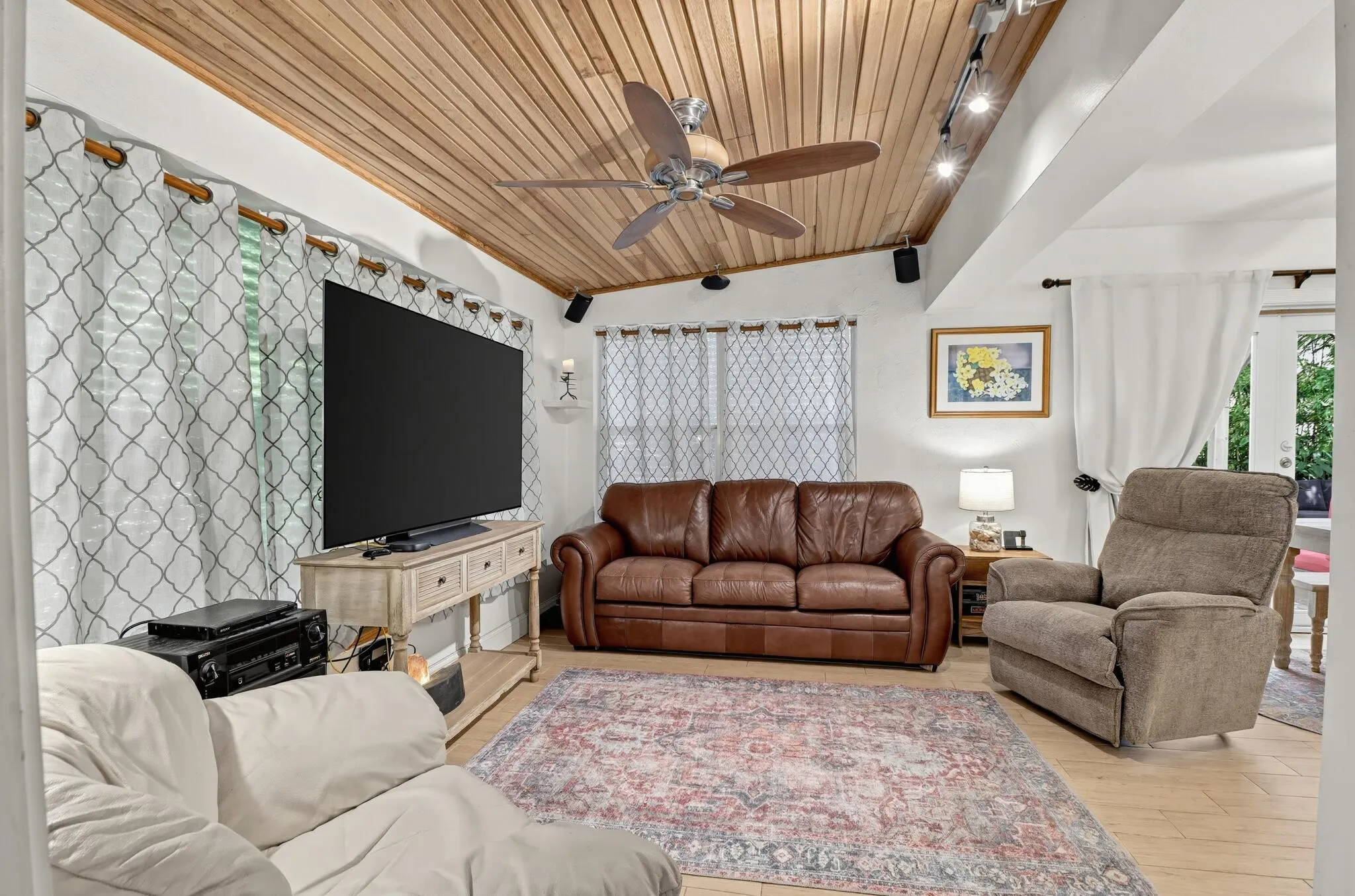 2240 HARBOR Drive