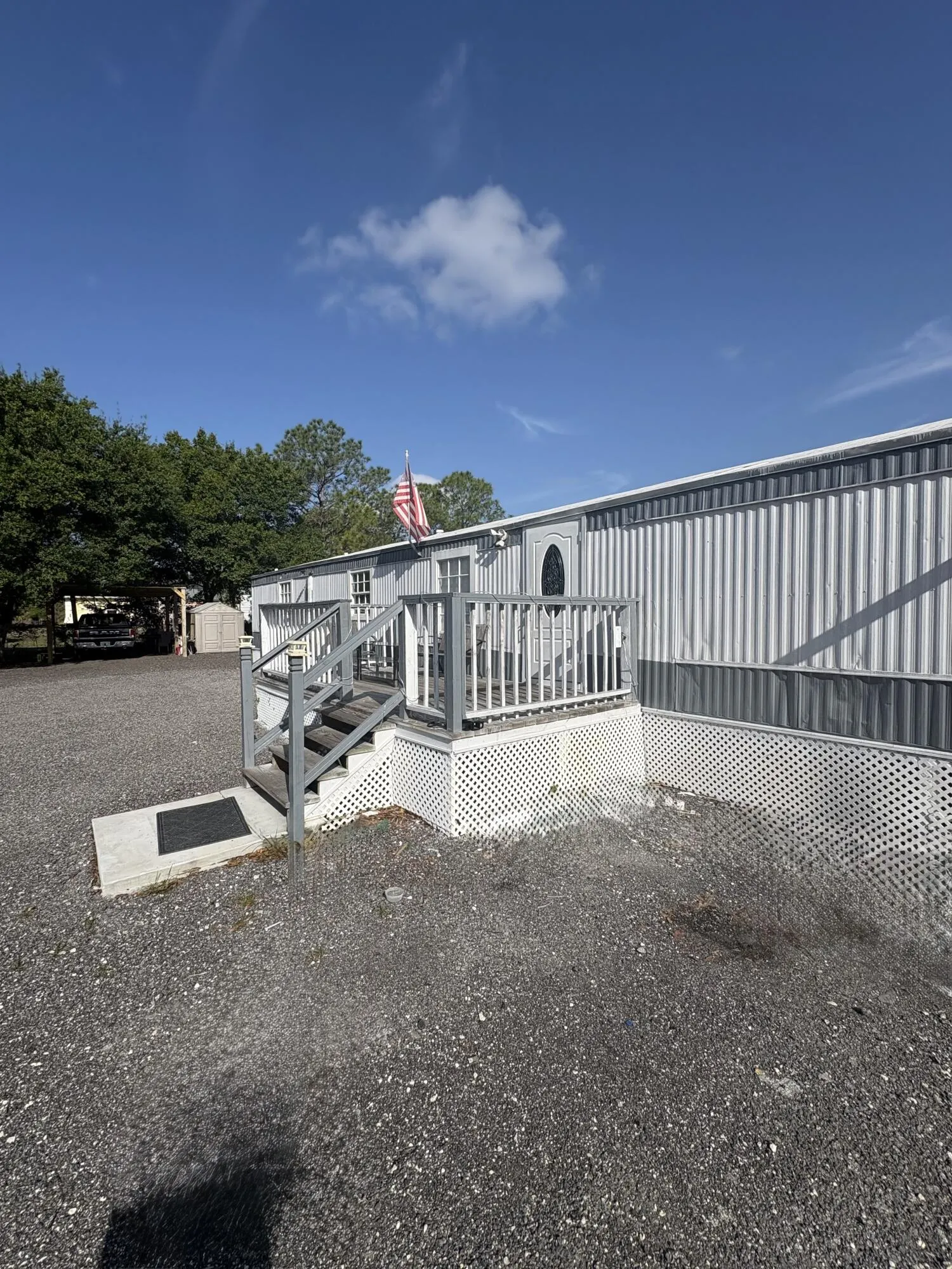 187 MONTURA Avenue
