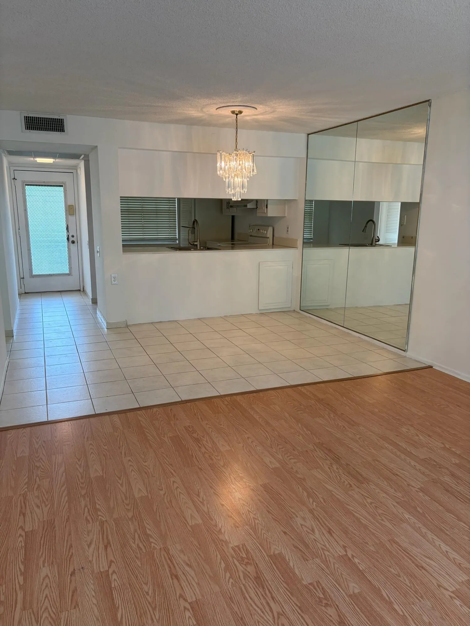 2614 NASSAU #F2