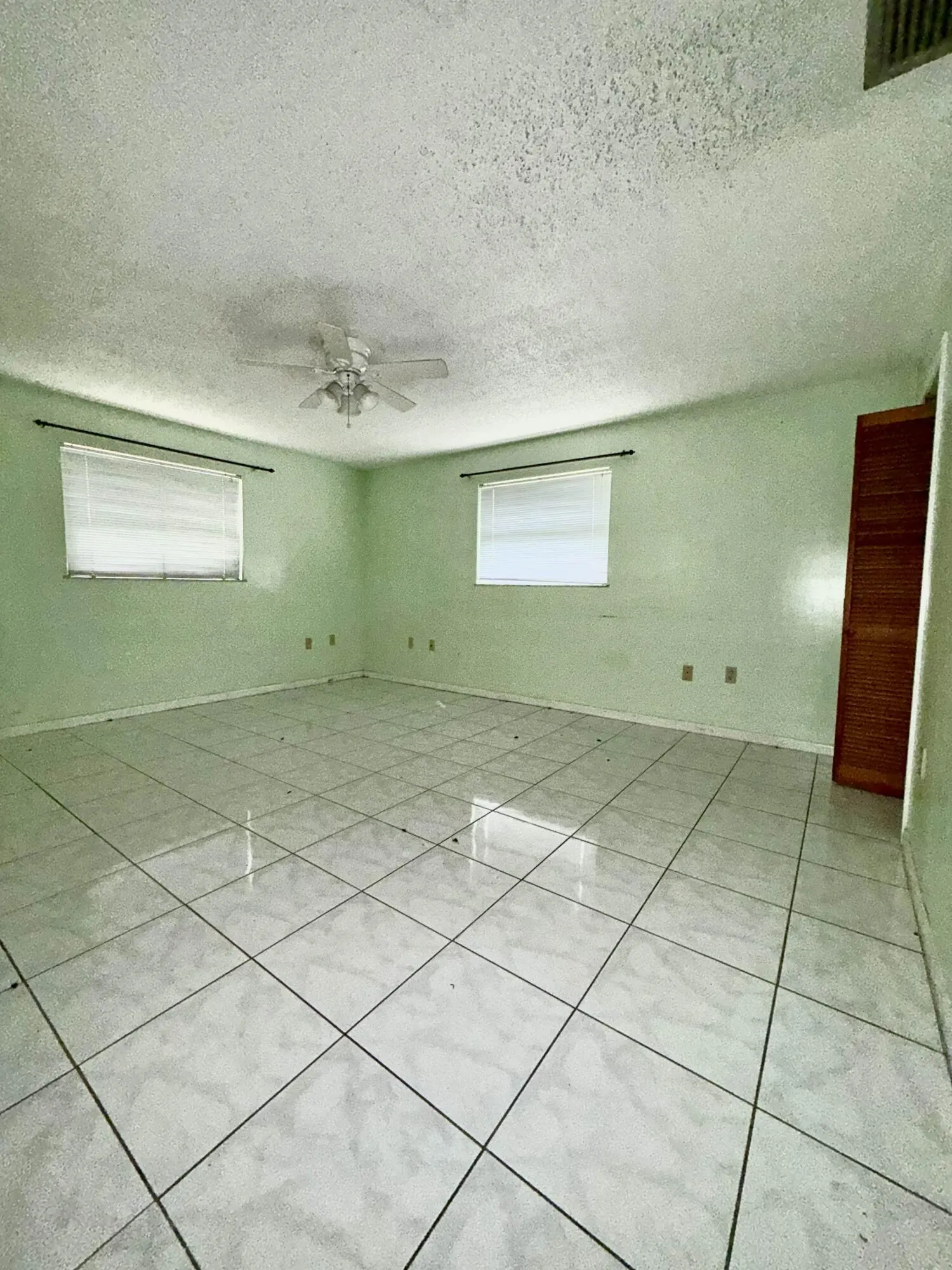 275 SE 16TH Avenue
