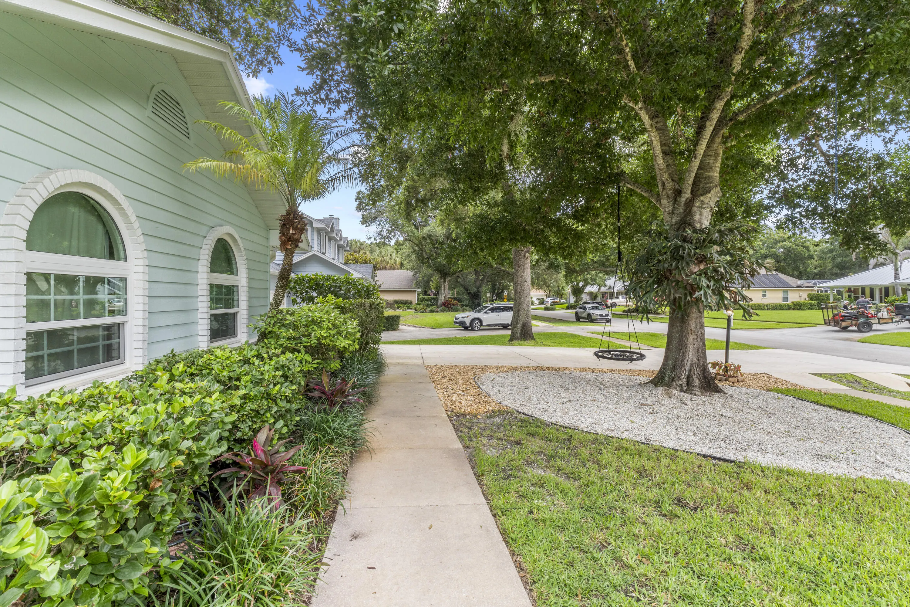 129 38TH Court