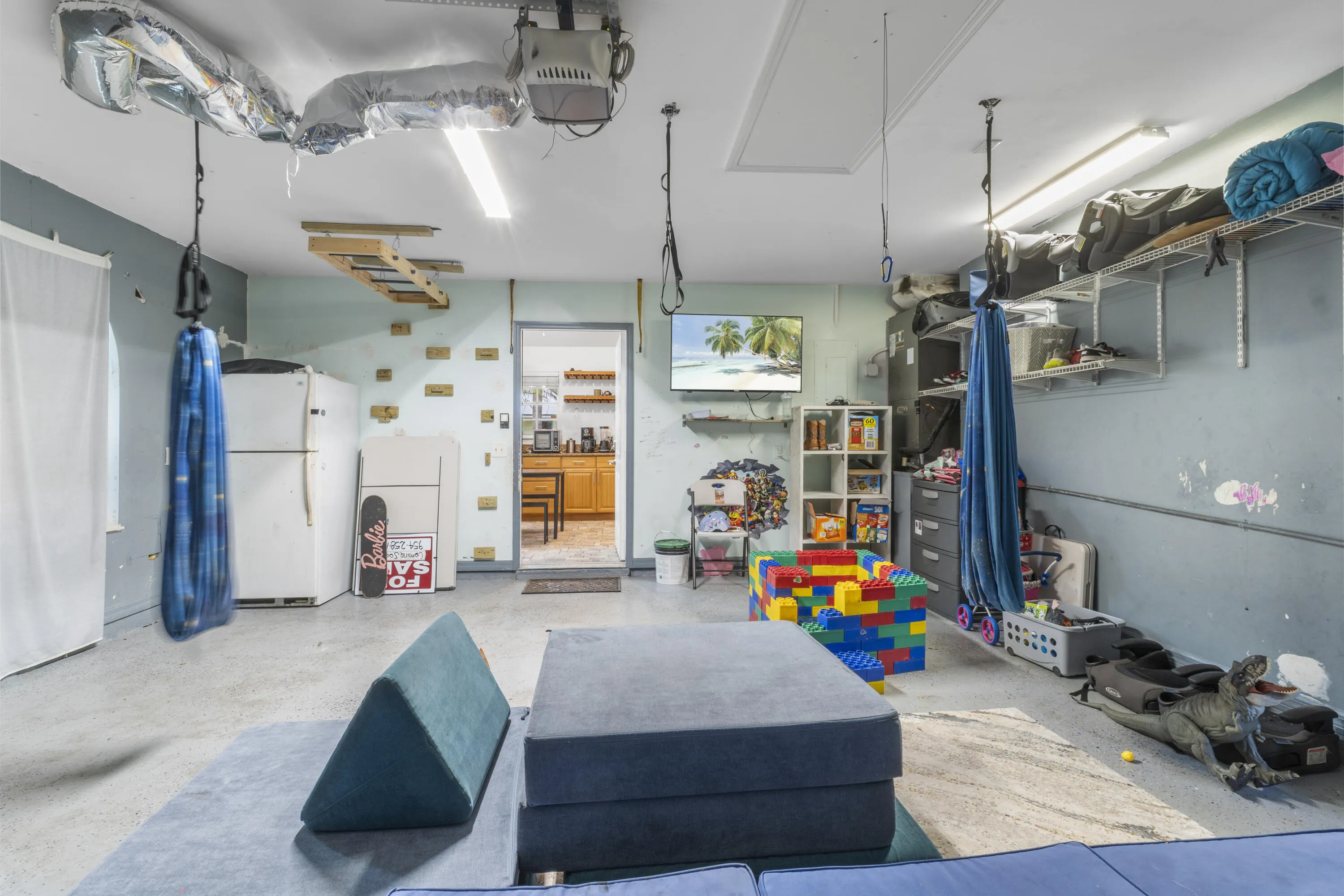 129 38TH Court