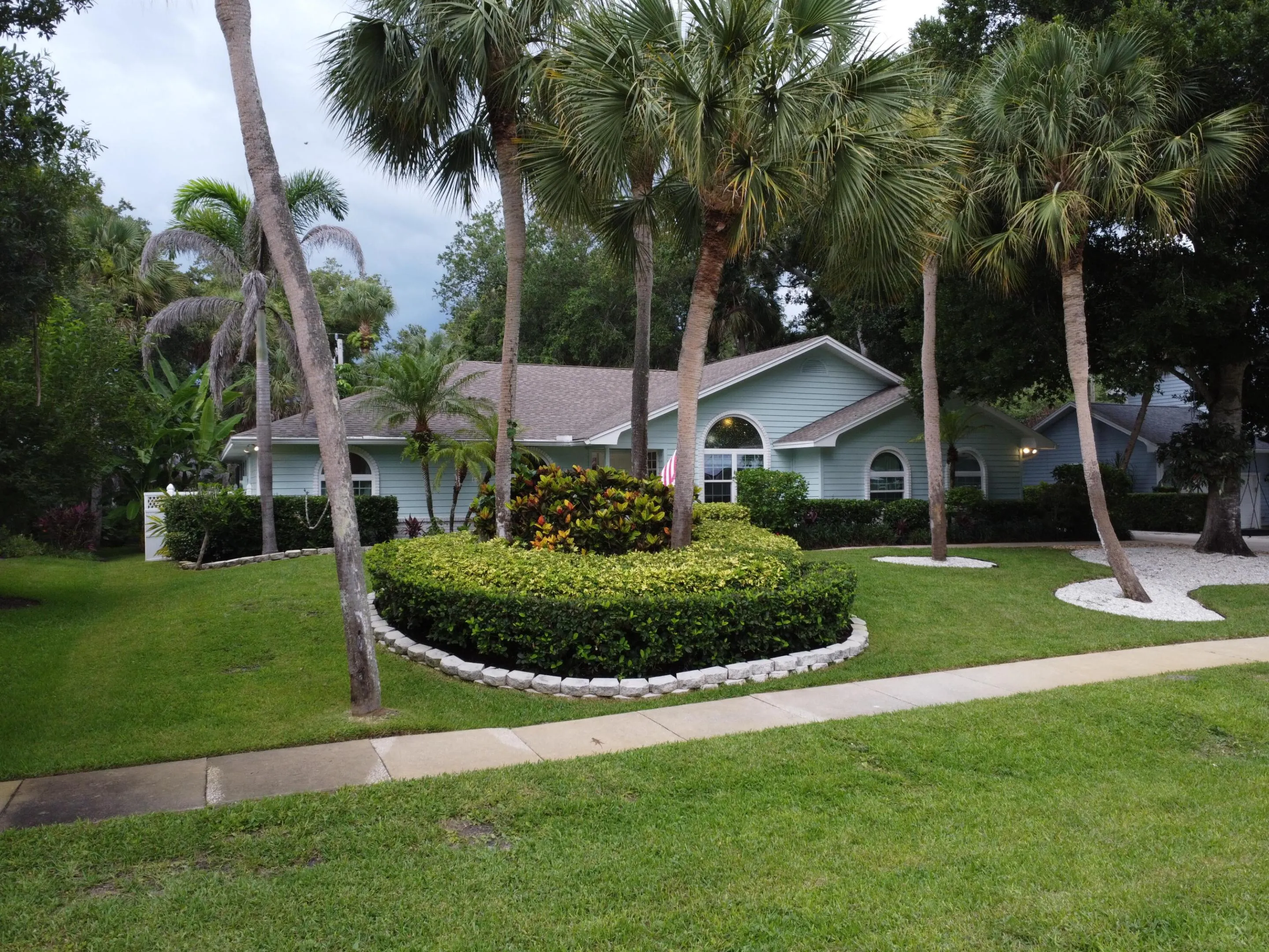 129 38TH Court