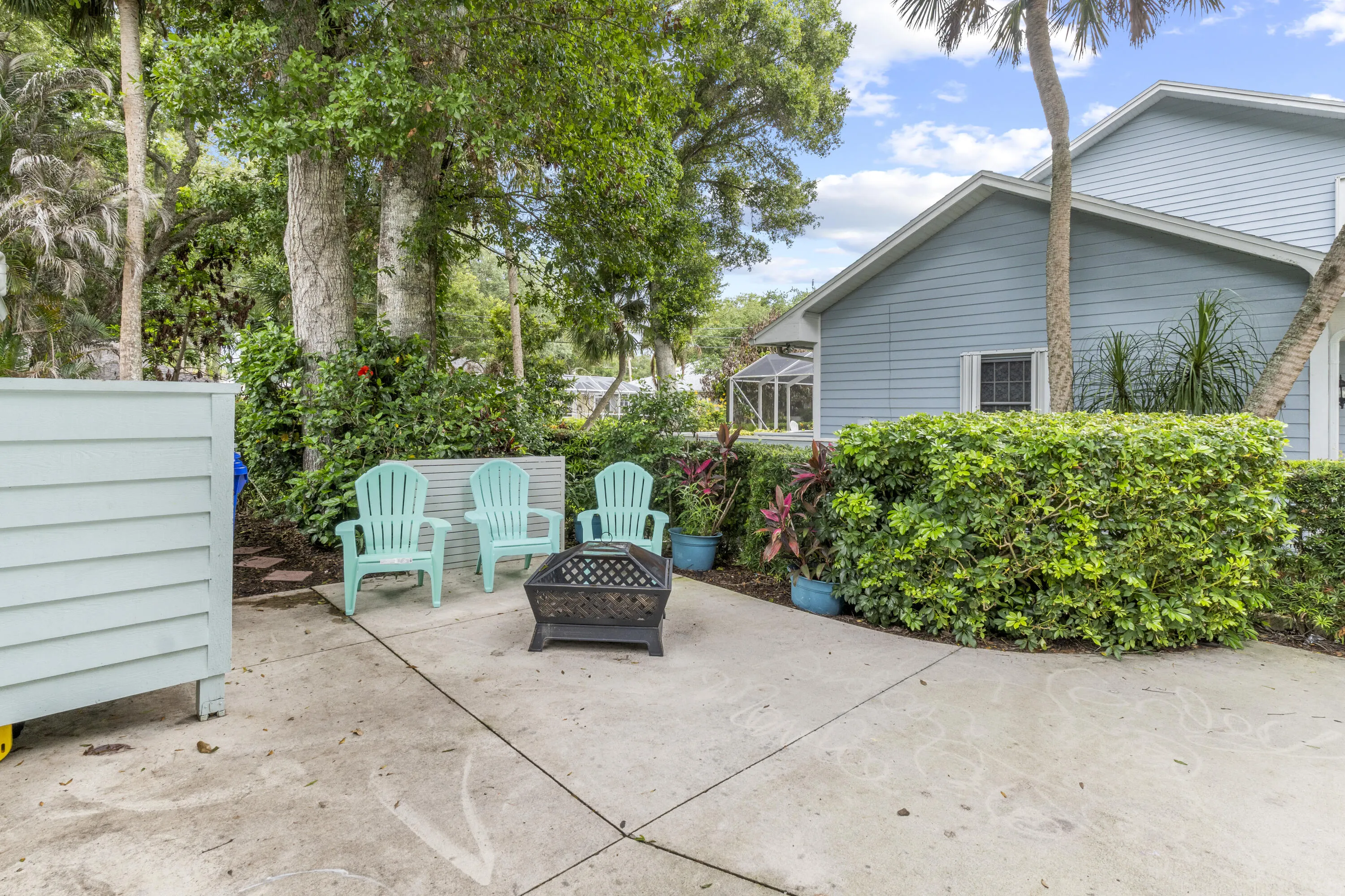 129 38TH Court